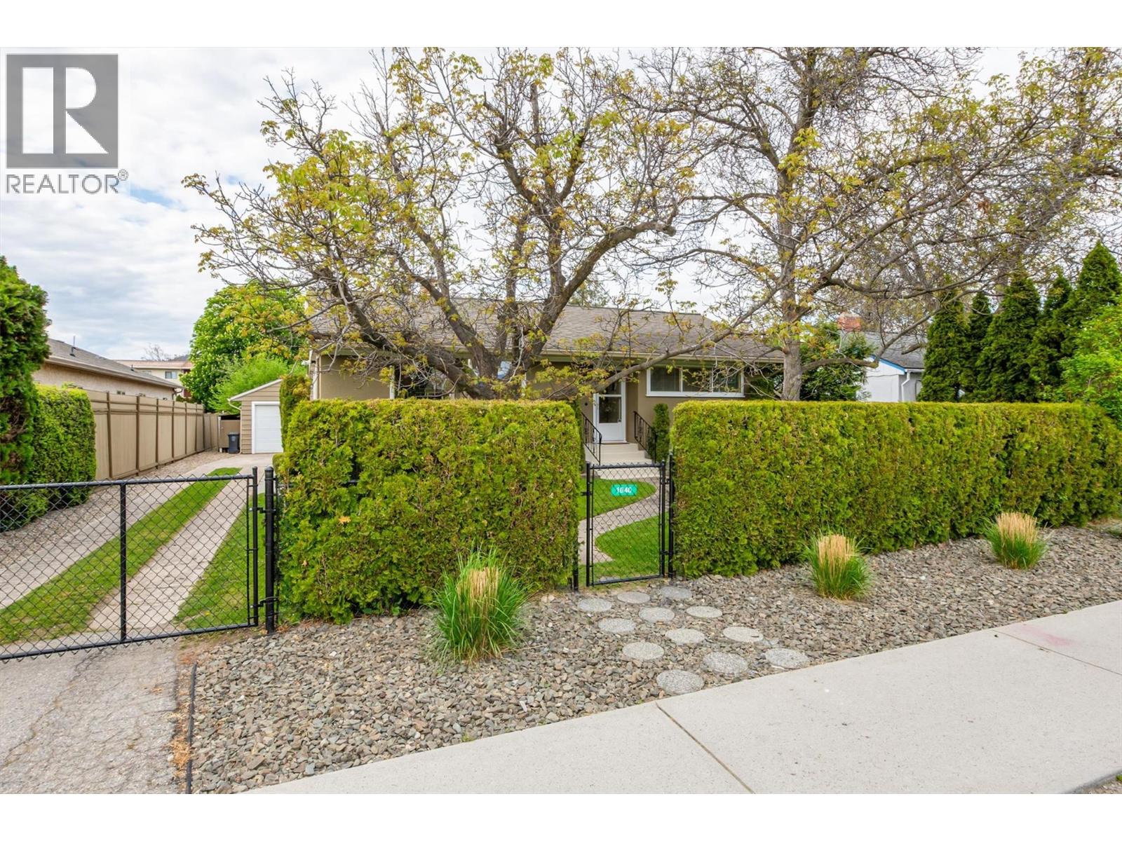 1040 Laurier Avenue, Kelowna, British Columbia  V1Y 6B1 - Photo 43 - 10385688