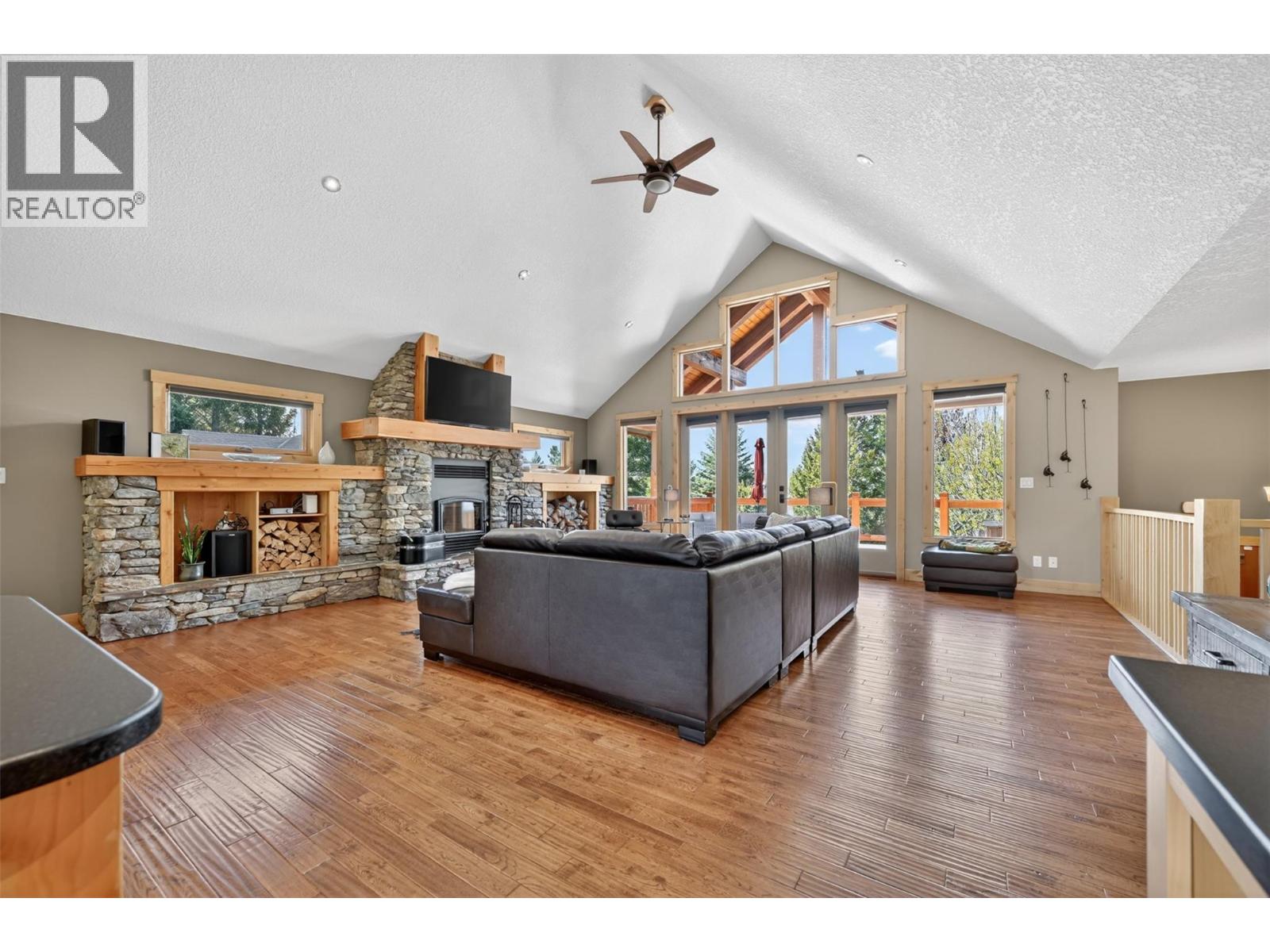 4812 Lakehill Road, Windermere, British Columbia  V0A 1K3 - Photo 14 - 10385619