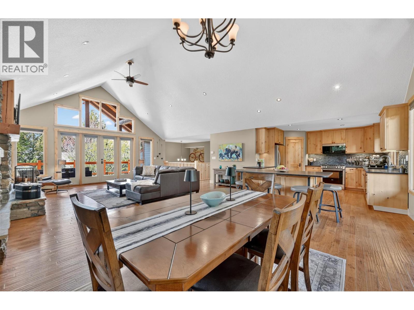 4812 Lakehill Road, Windermere, British Columbia  V0A 1K3 - Photo 19 - 10385619