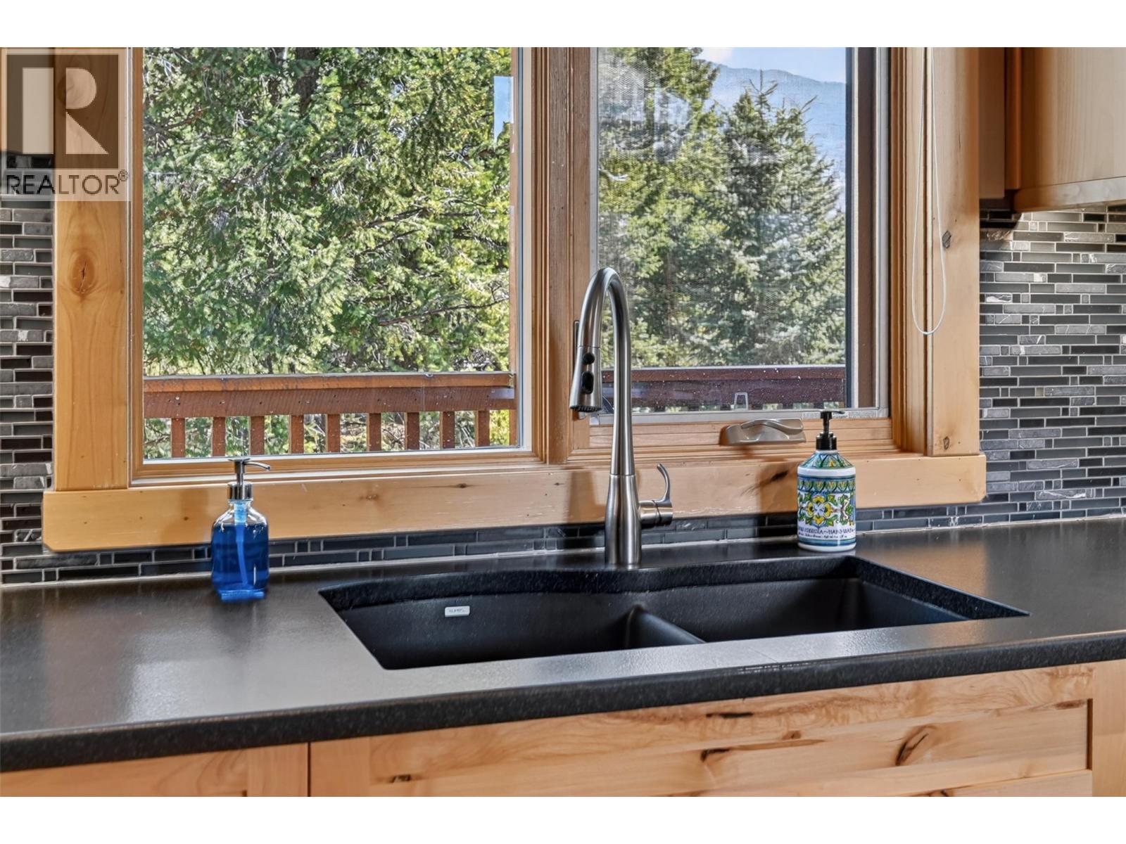 4812 Lakehill Road, Windermere, British Columbia  V0A 1K3 - Photo 28 - 10385619