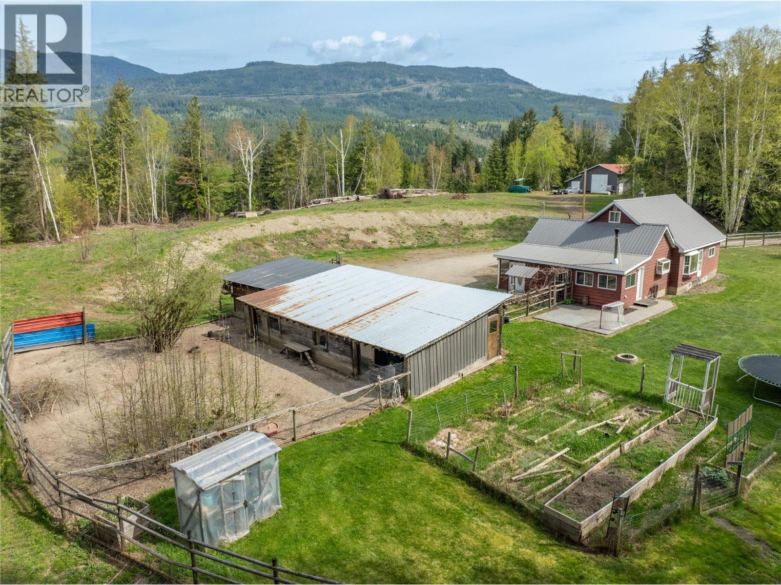 3381 Trinity Valley Road, Enderby, British Columbia  V0E 1V5 - Photo 3 - 10385584
