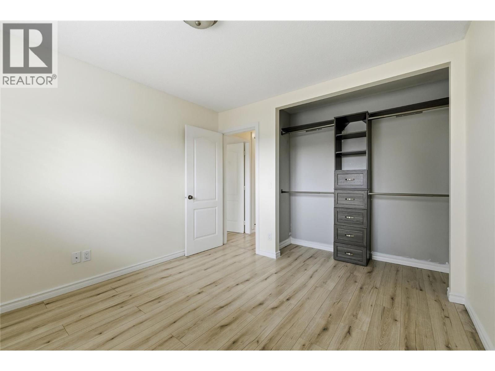 877 Tataryn Road, Kelowna, British Columbia  V1X 1N6 - Photo 22 - 10385644