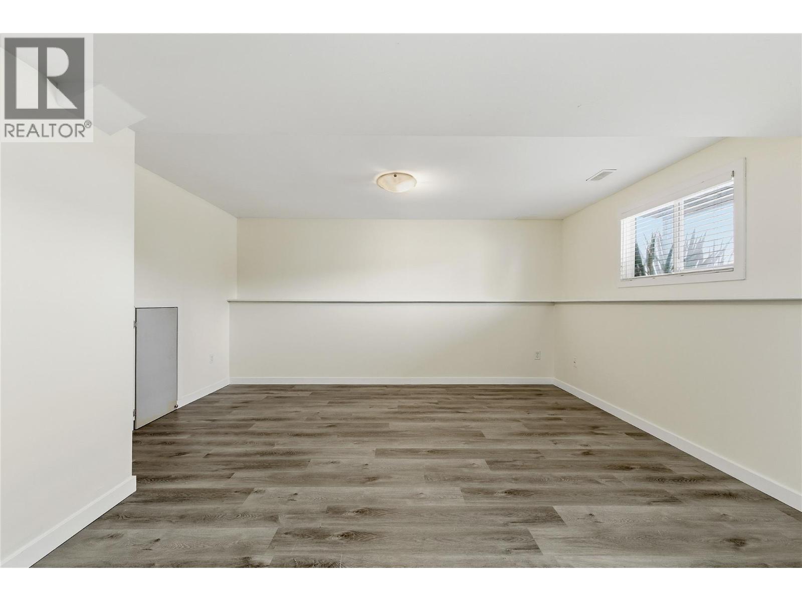 877 Tataryn Road, Kelowna, British Columbia  V1X 1N6 - Photo 33 - 10385644