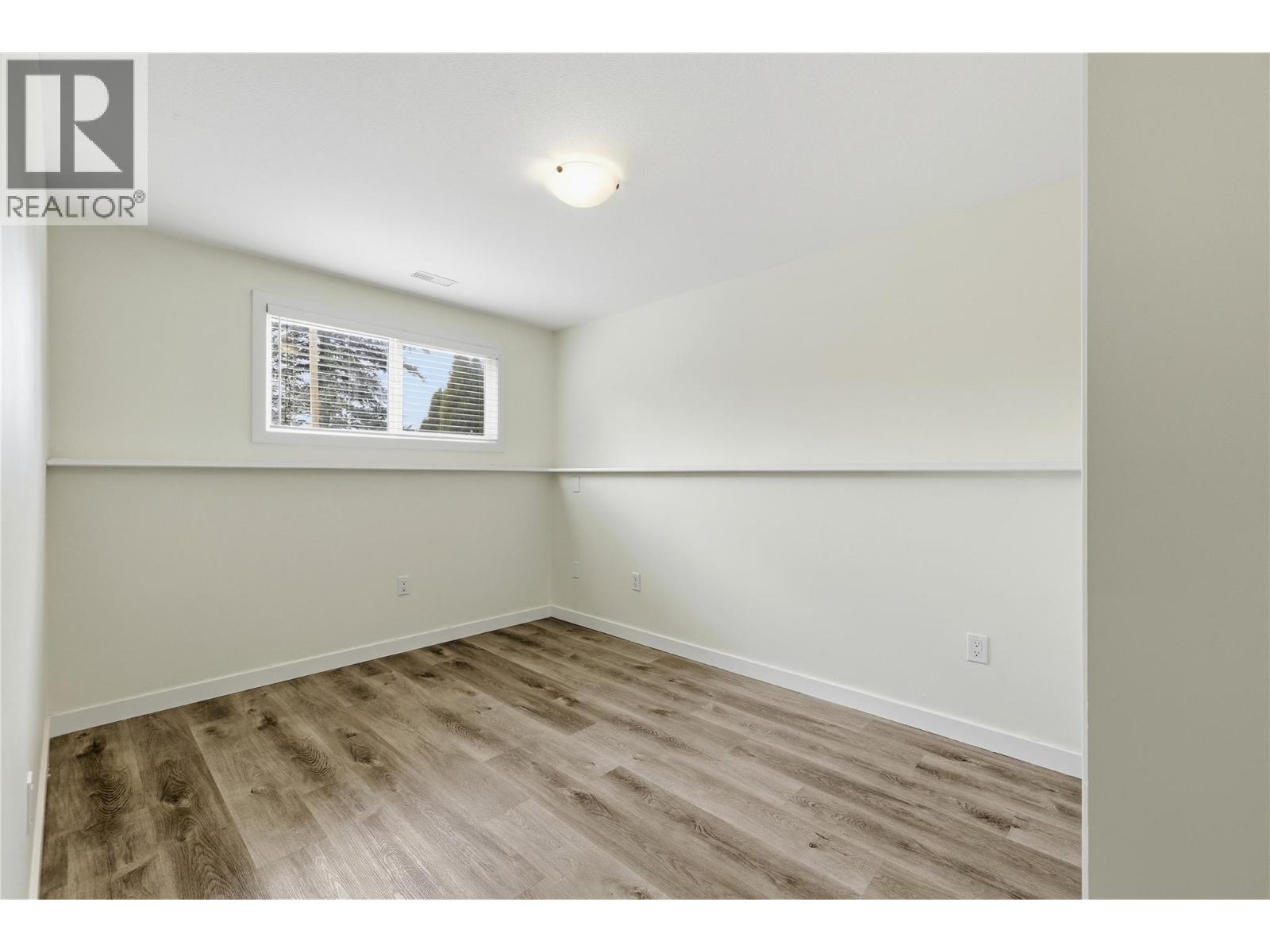 877 Tataryn Road, Kelowna, British Columbia  V1X 1N6 - Photo 35 - 10385644