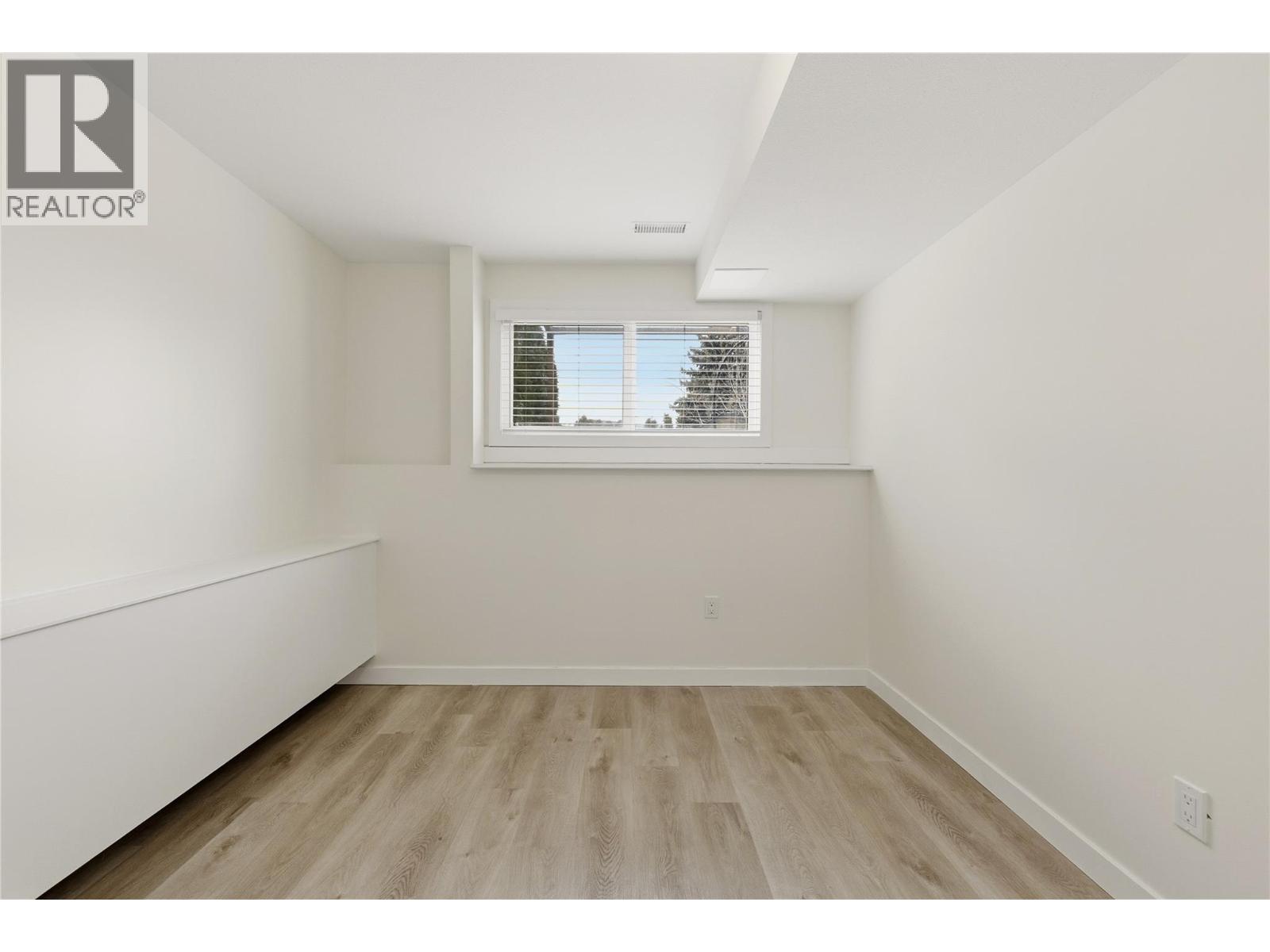 877 Tataryn Road, Kelowna, British Columbia  V1X 1N6 - Photo 37 - 10385644