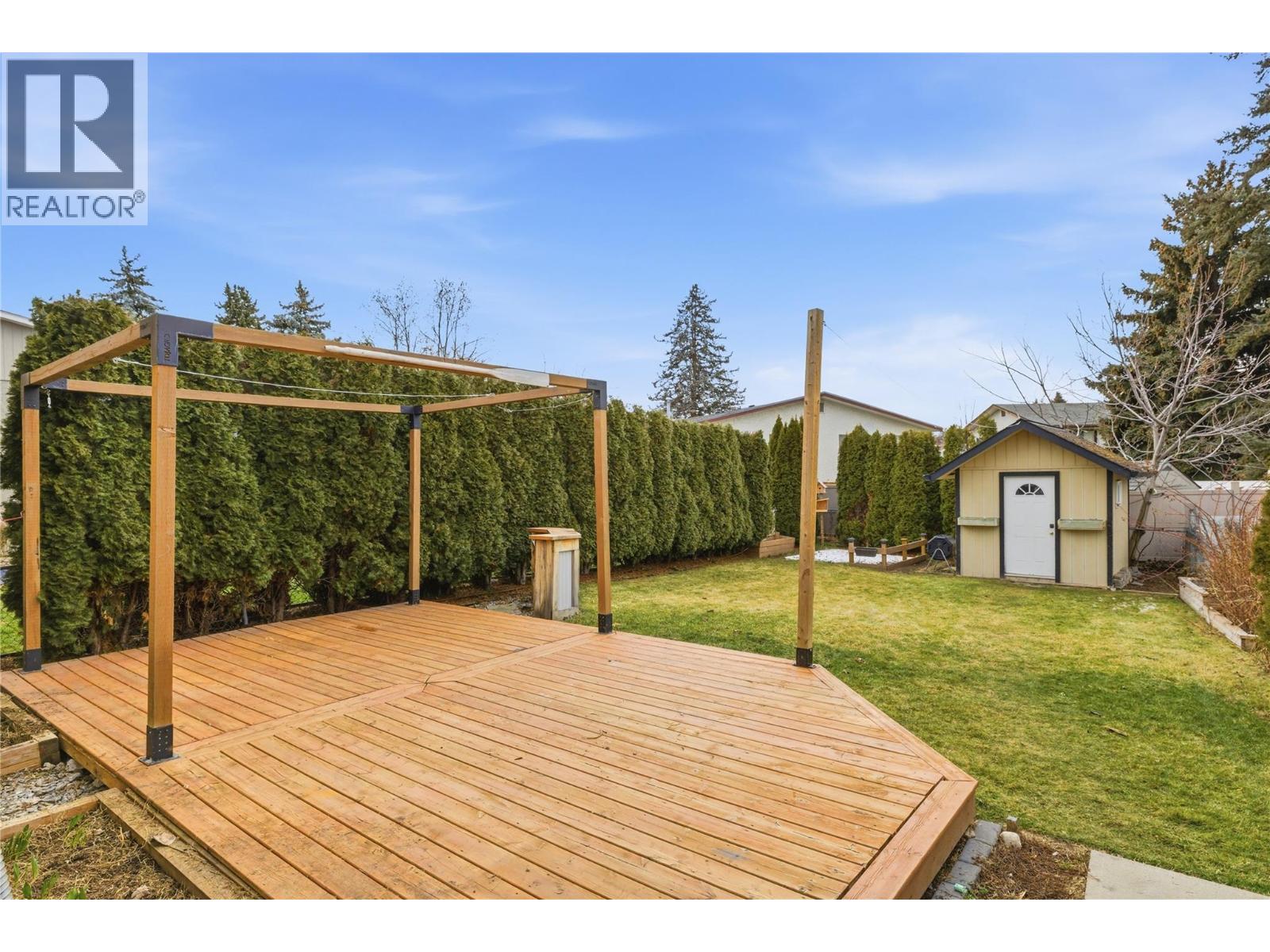 877 Tataryn Road, Kelowna, British Columbia  V1X 1N6 - Photo 4 - 10385644
