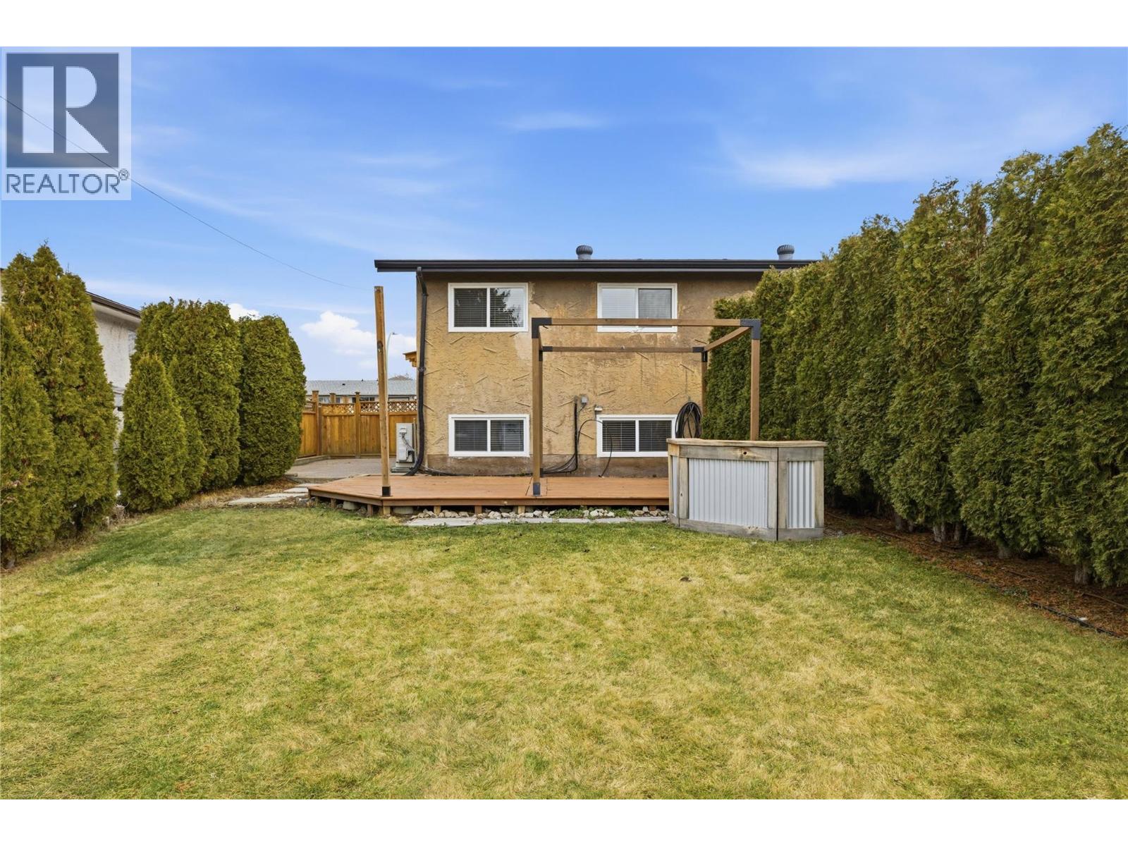 877 Tataryn Road, Kelowna, British Columbia  V1X 1N6 - Photo 7 - 10385644