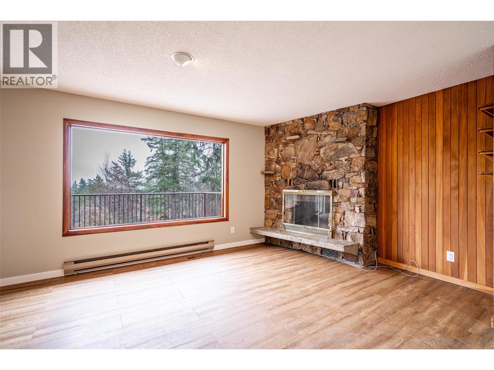 4358 Chamberlain Road, Spallumcheen, British Columbia  V4Y 0M1 - Photo 11 - 10385466