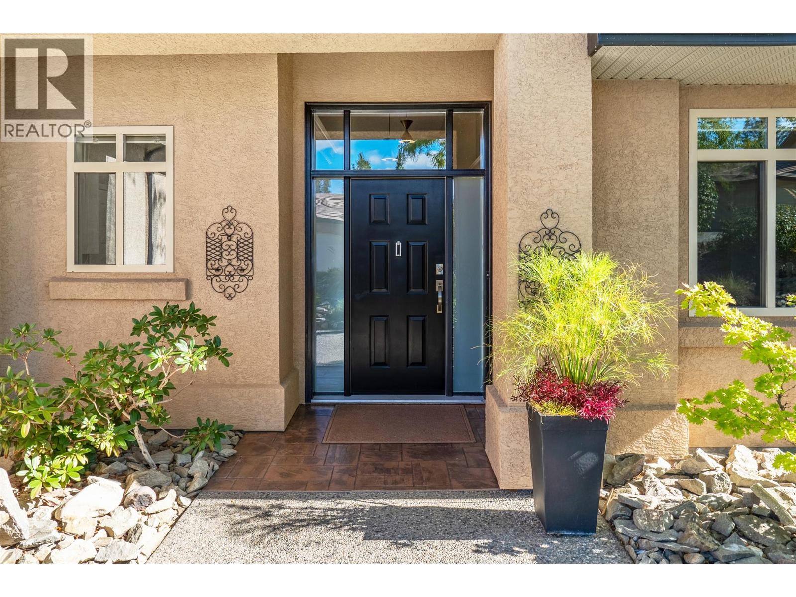 2213 Waddington Court Unit# 14, Kelowna, British Columbia  V1V 2P4 - Photo 3 - 10385729