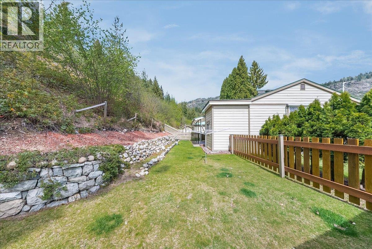 1107 Marianna Crescent, Trail, British Columbia  V1R 1C6 - Photo 29 - 10385672