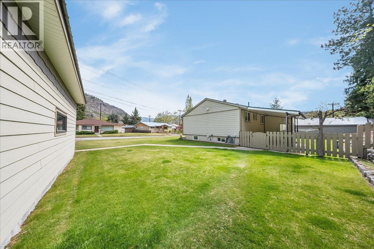 1107 Marianna Crescent, Trail, British Columbia  V1R 1C6 - Photo 37 - 10385672