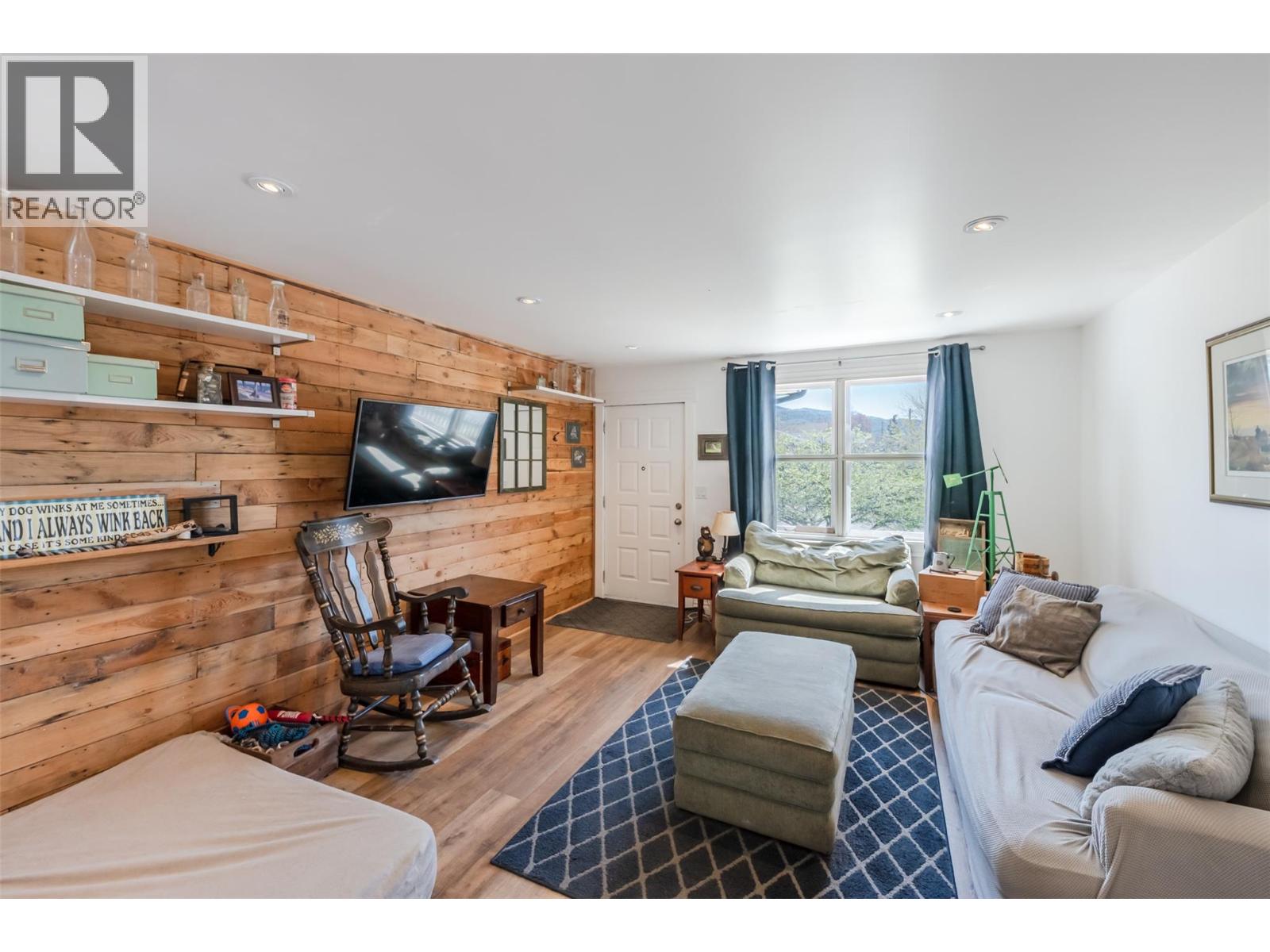 591 Gahan Avenue, Penticton, British Columbia  V2A 2C6 - Photo 3 - 10385259