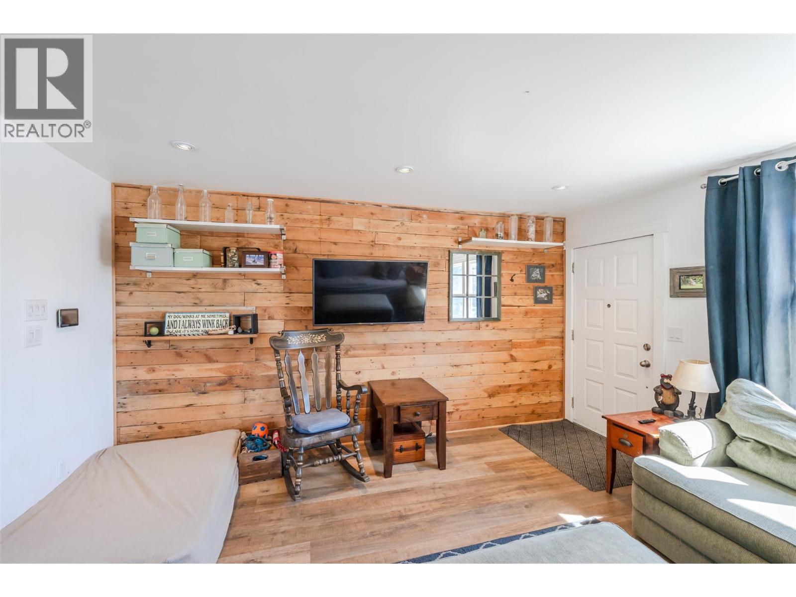 591 Gahan Avenue, Penticton, British Columbia  V2A 2C6 - Photo 8 - 10385259