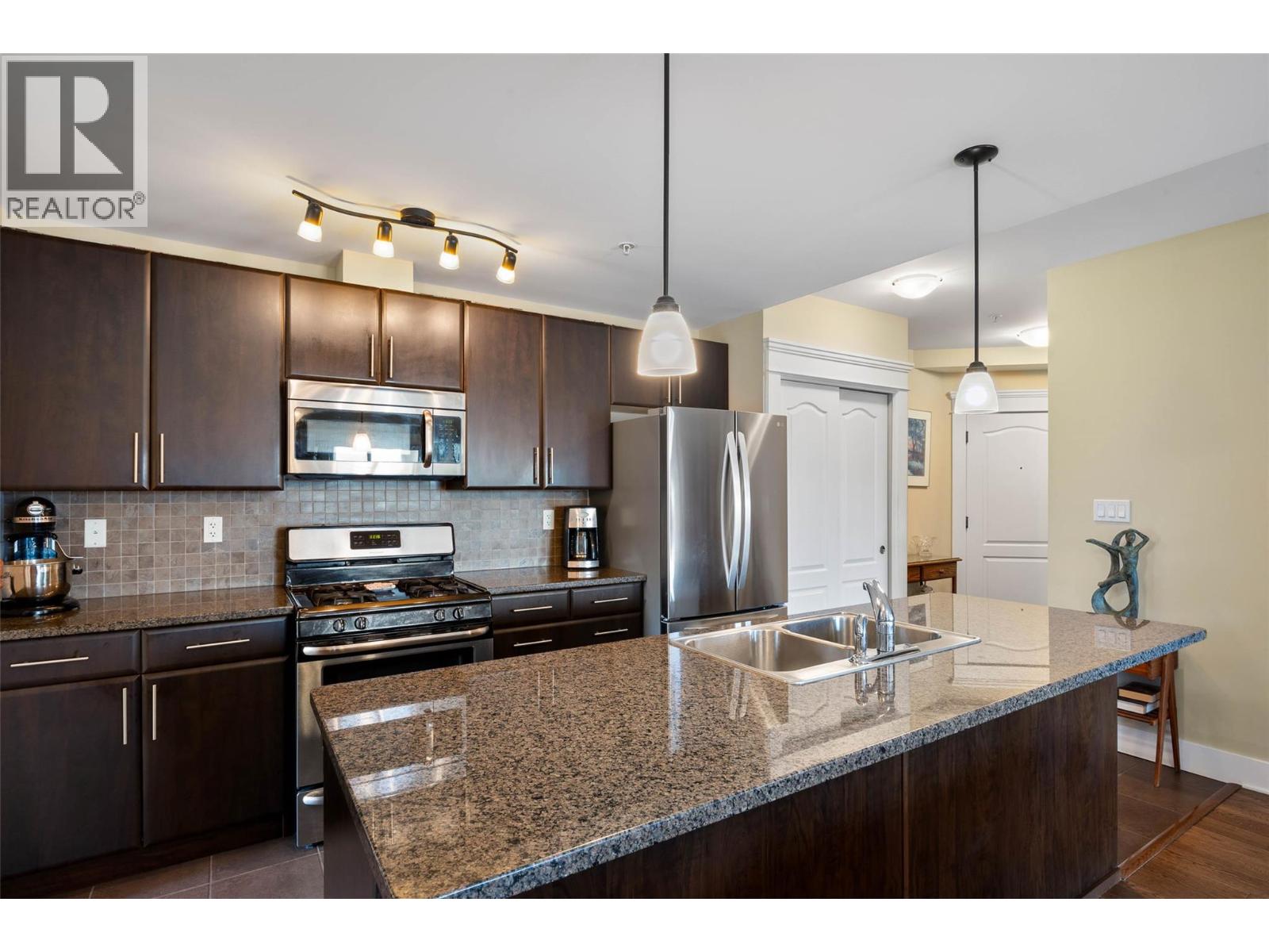 975 Victoria Street Unit# 606, Kamloops, British Columbia  V2C 0C2 - Photo 3 - 10385789