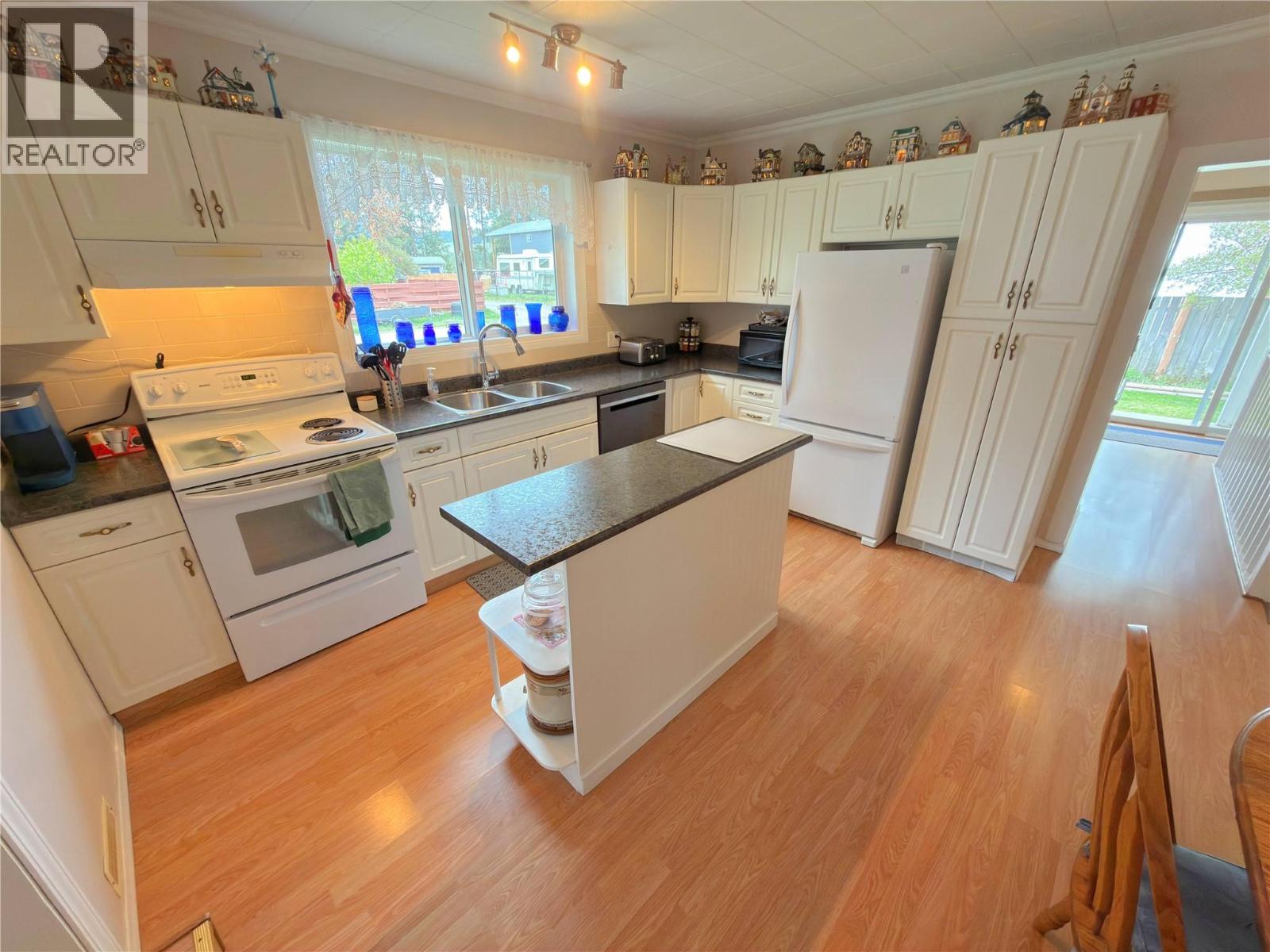 221 Moody Street, Princeton, British Columbia  V0X 1W0 - Photo 10 - 10385764