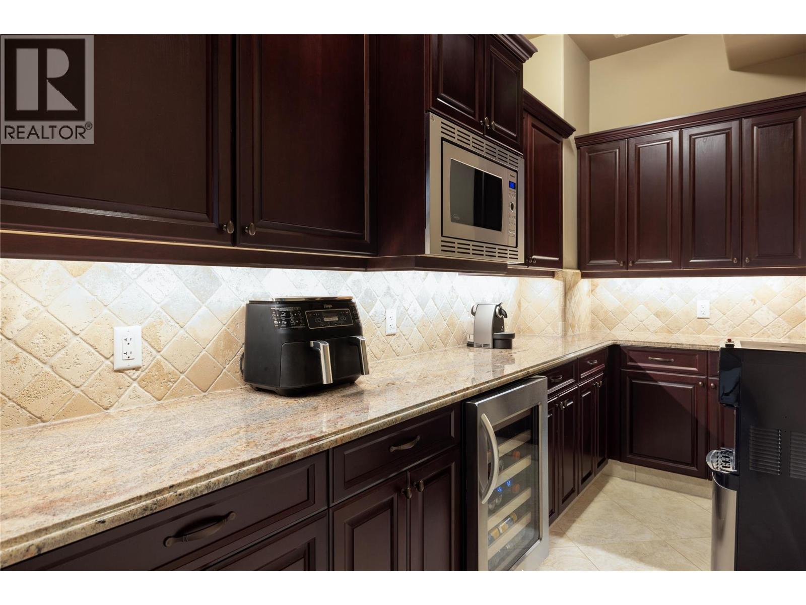 5723 Jasper Way, Kelowna, British Columbia  V1W 5L7 - Photo 10 - 10385630