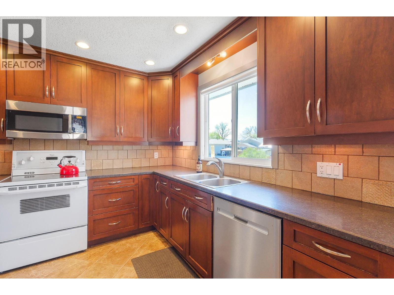 440 Molnar Road, Kelowna, British Columbia  V1X 5H6 - Photo 4 - 10385122