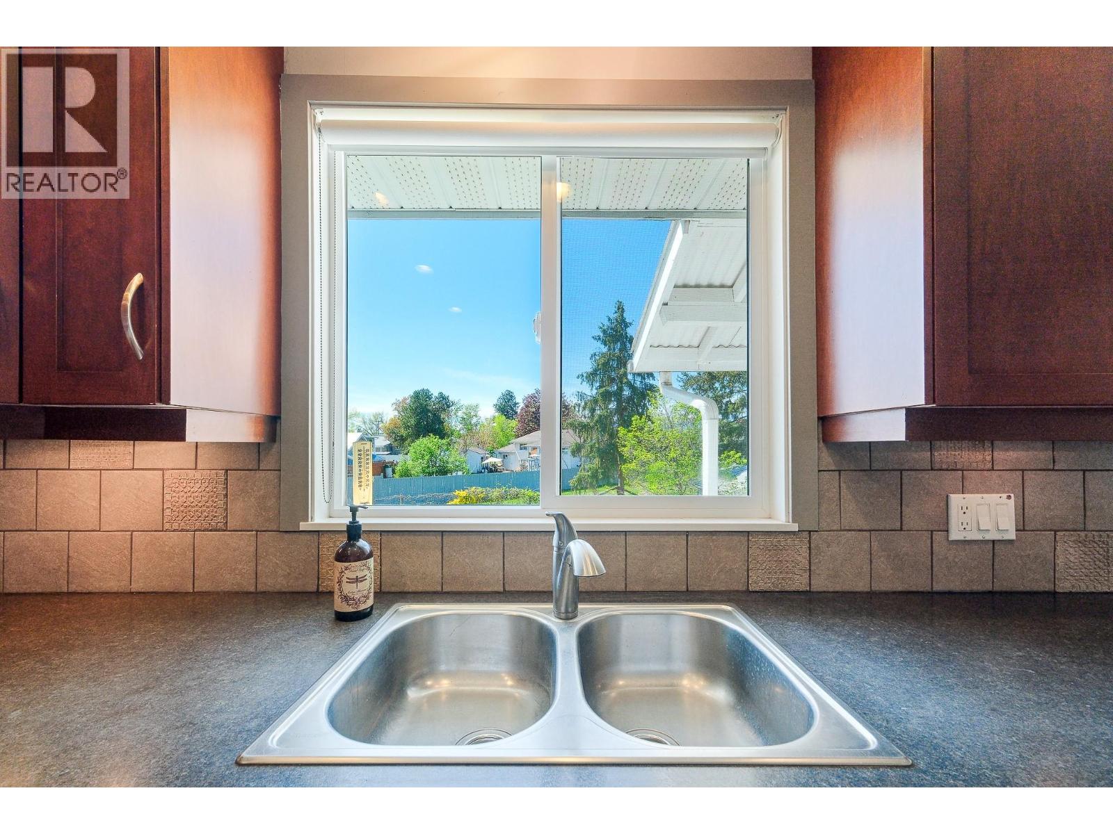 440 Molnar Road, Kelowna, British Columbia  V1X 5H6 - Photo 5 - 10385122