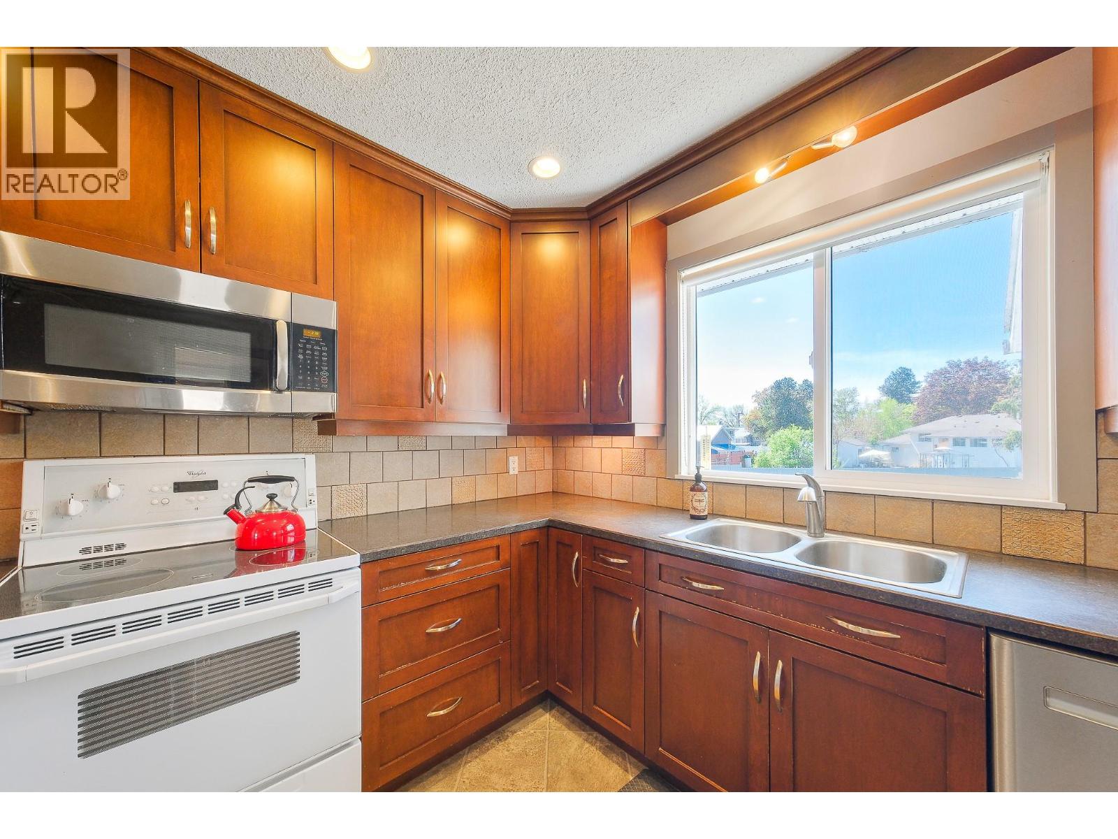 440 Molnar Road, Kelowna, British Columbia  V1X 5H6 - Photo 7 - 10385122