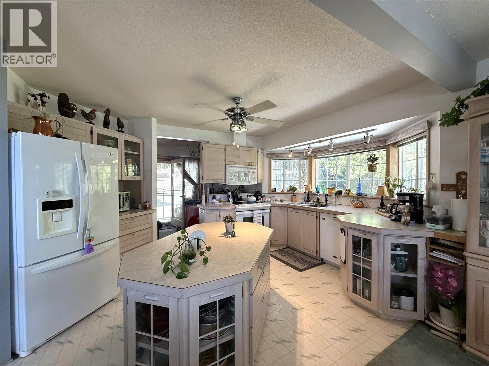 3461 Bodard Road, Nelson, British Columbia  V1L 6T3 - Photo 10 - 10385776