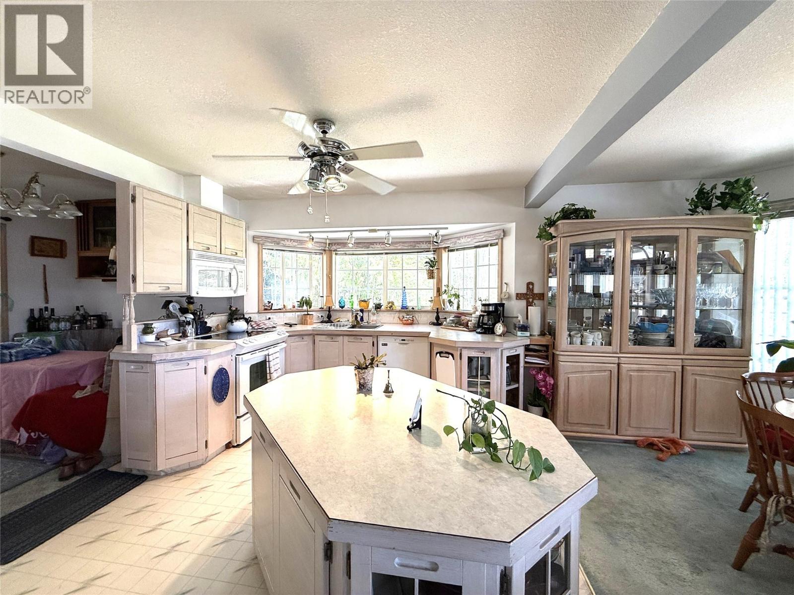 3461 Bodard Road, Nelson, British Columbia  V1L 6T3 - Photo 11 - 10385776
