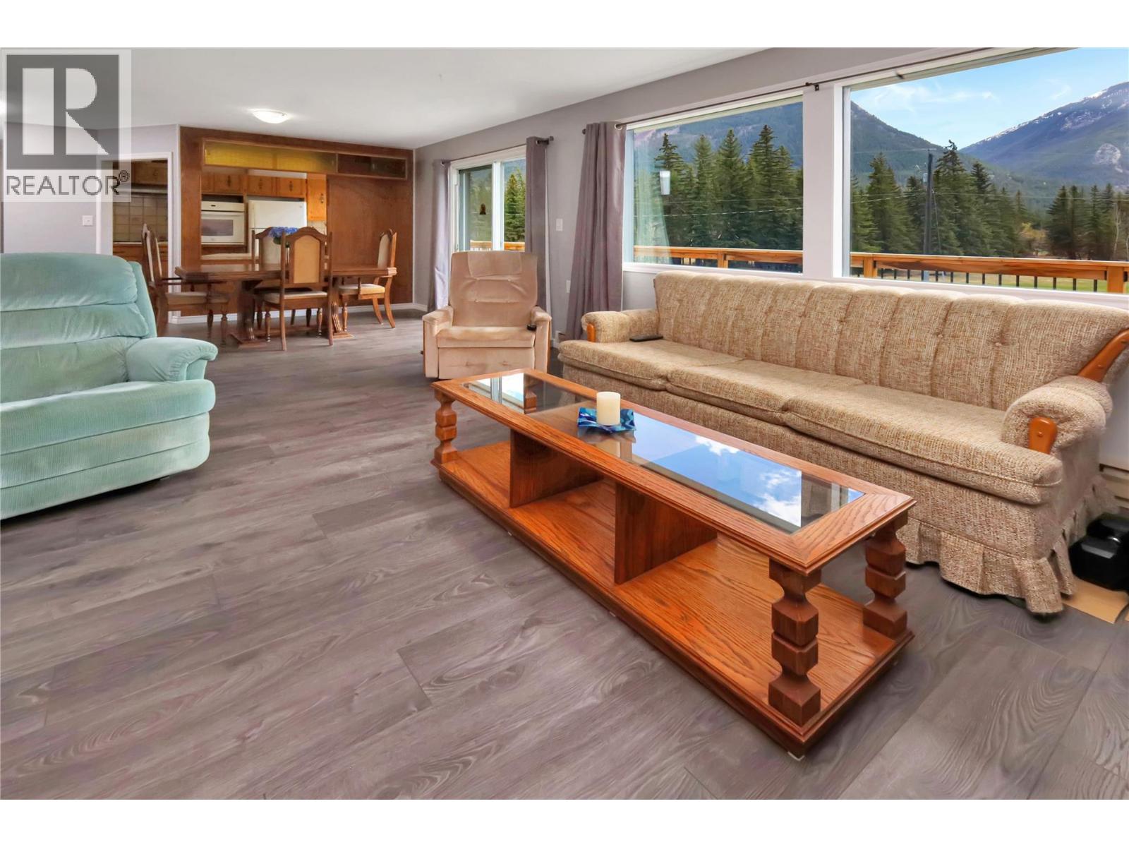 3526 Island Pond Road, Skookumchuck, British Columbia  V0B 2E0 - Photo 10 - 10385283