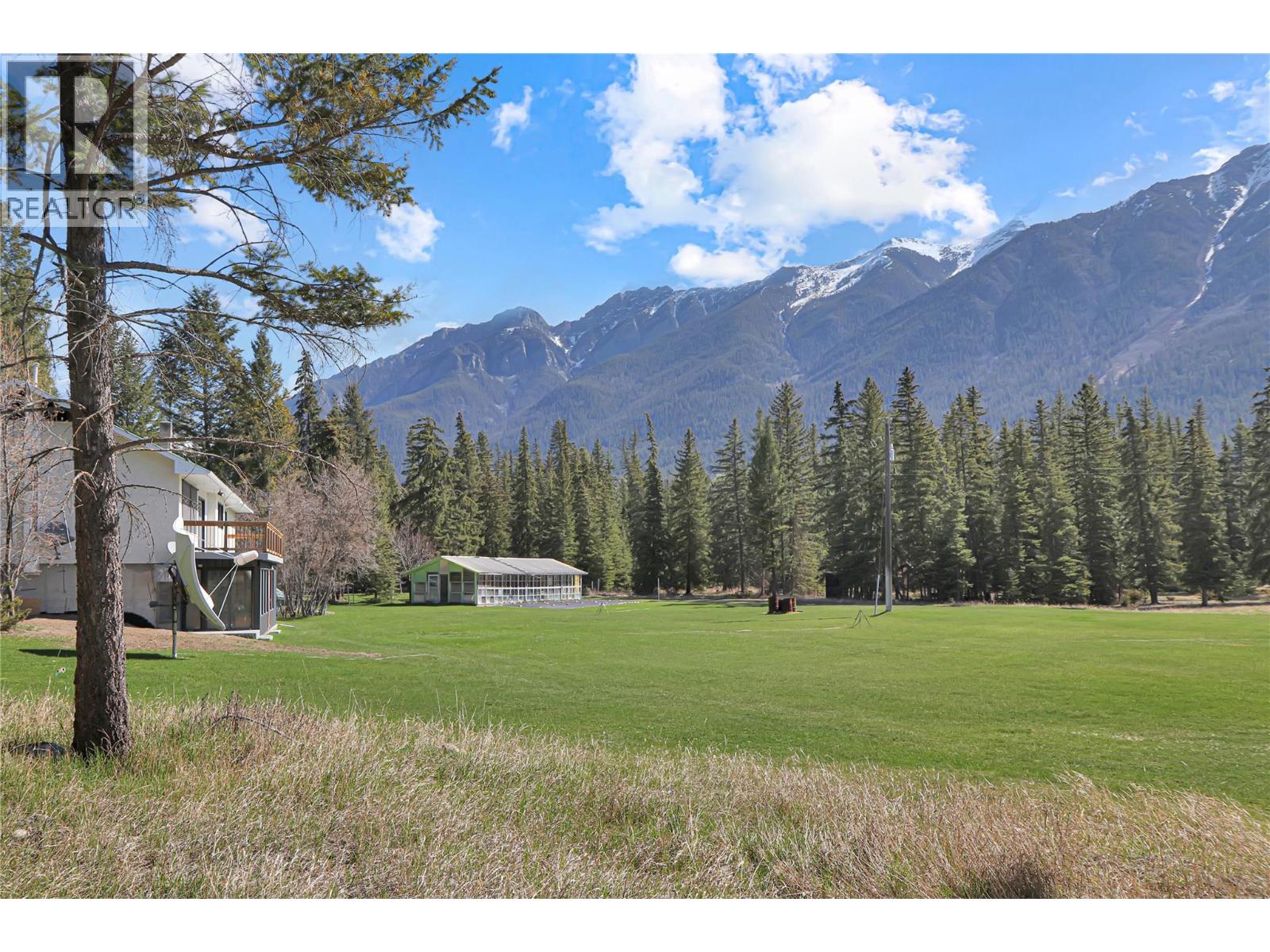 3526 Island Pond Road, Skookumchuck, British Columbia  V0B 2E0 - Photo 3 - 10385283
