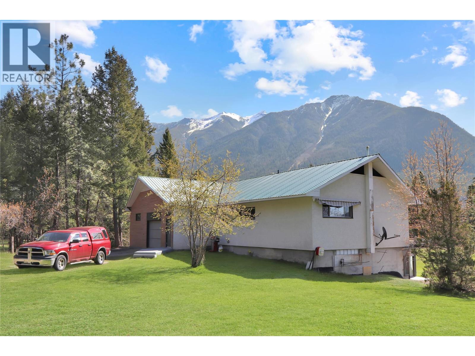 3526 Island Pond Road, Skookumchuck, British Columbia  V0B 2E0 - Photo 44 - 10385283