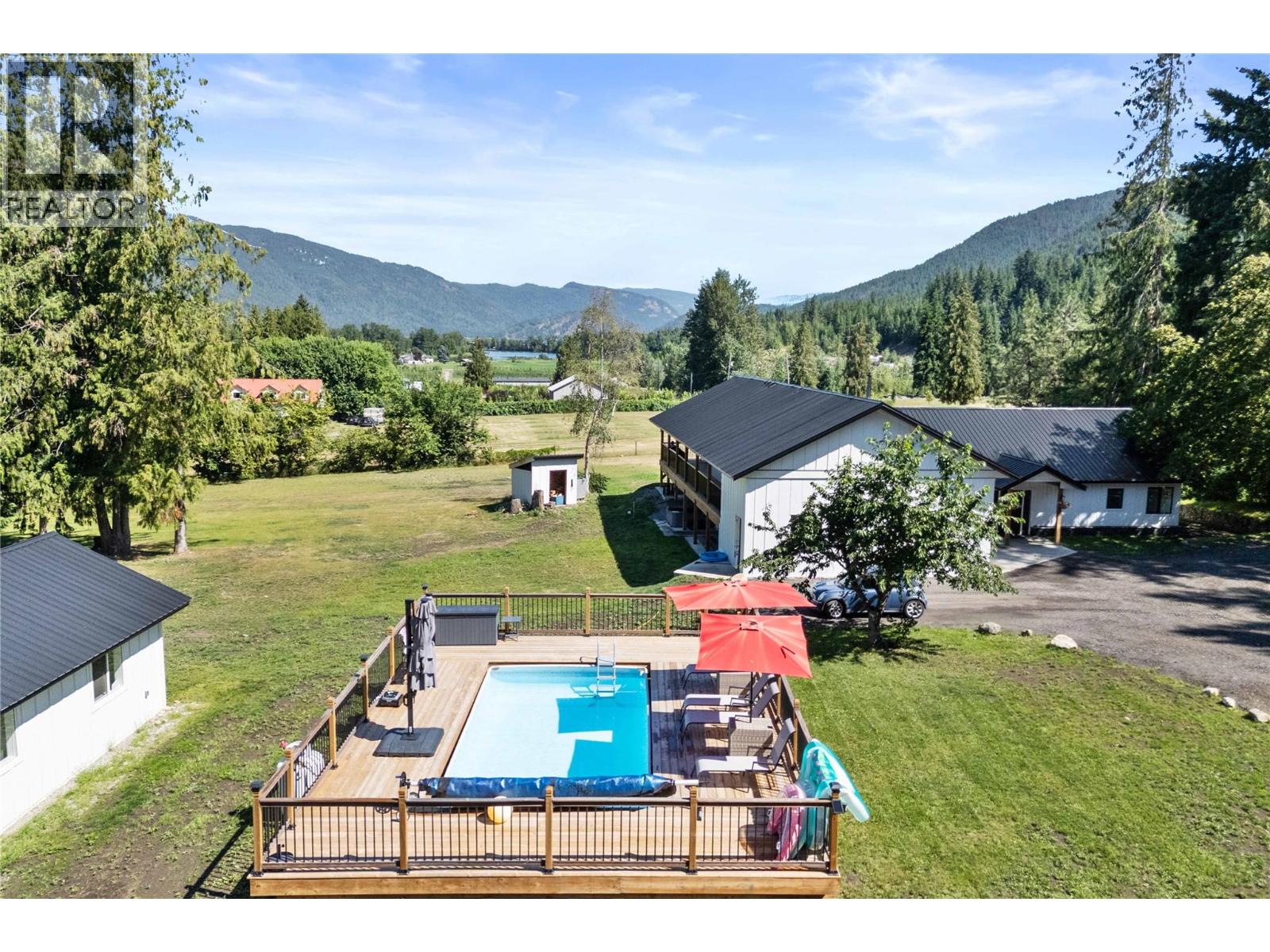 22 Parsons Road, Mara, British Columbia  V0E 2K0 - Photo 4 - 10385680