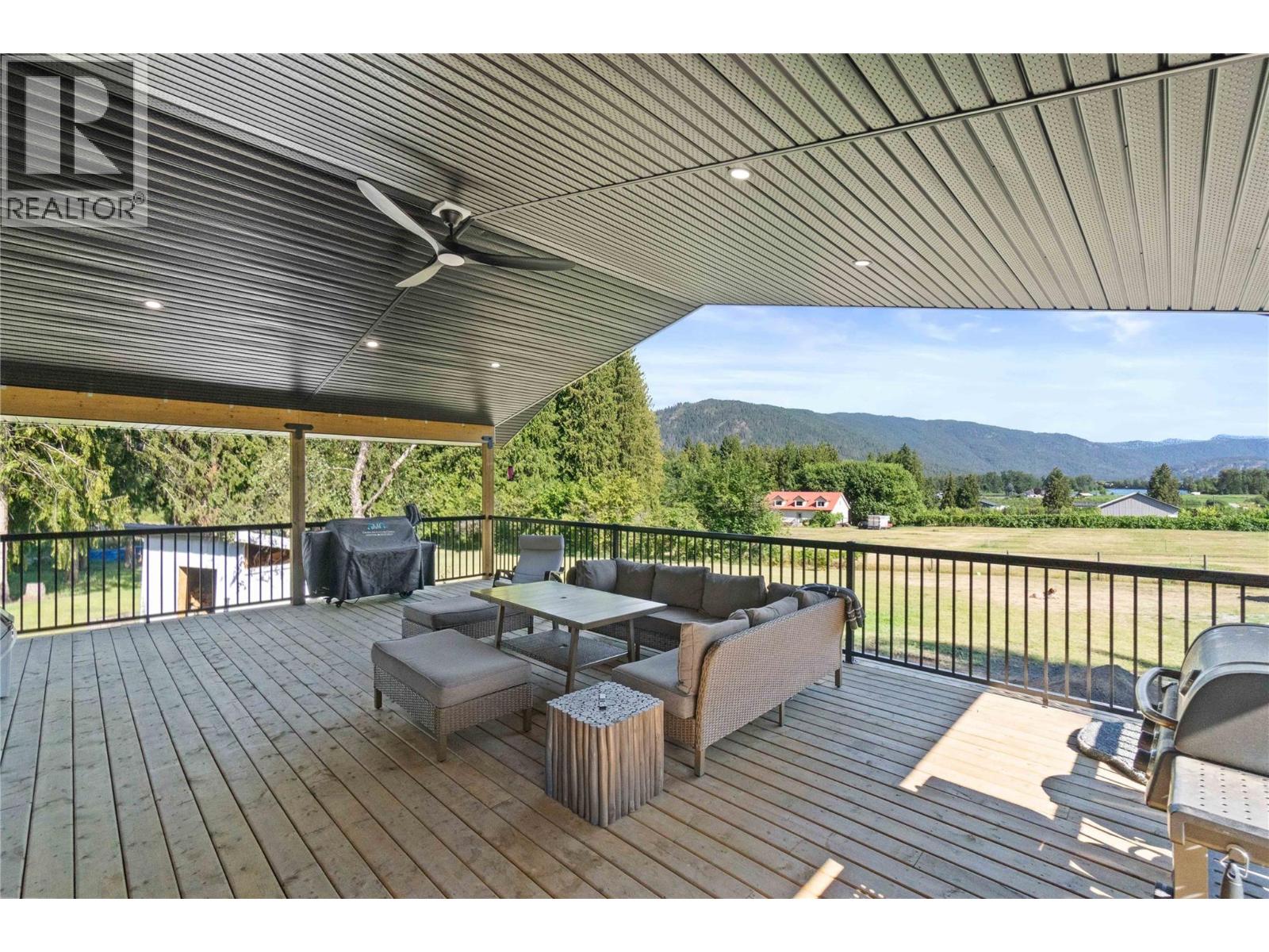22 Parsons Road, Mara, British Columbia  V0E 2K0 - Photo 46 - 10385680