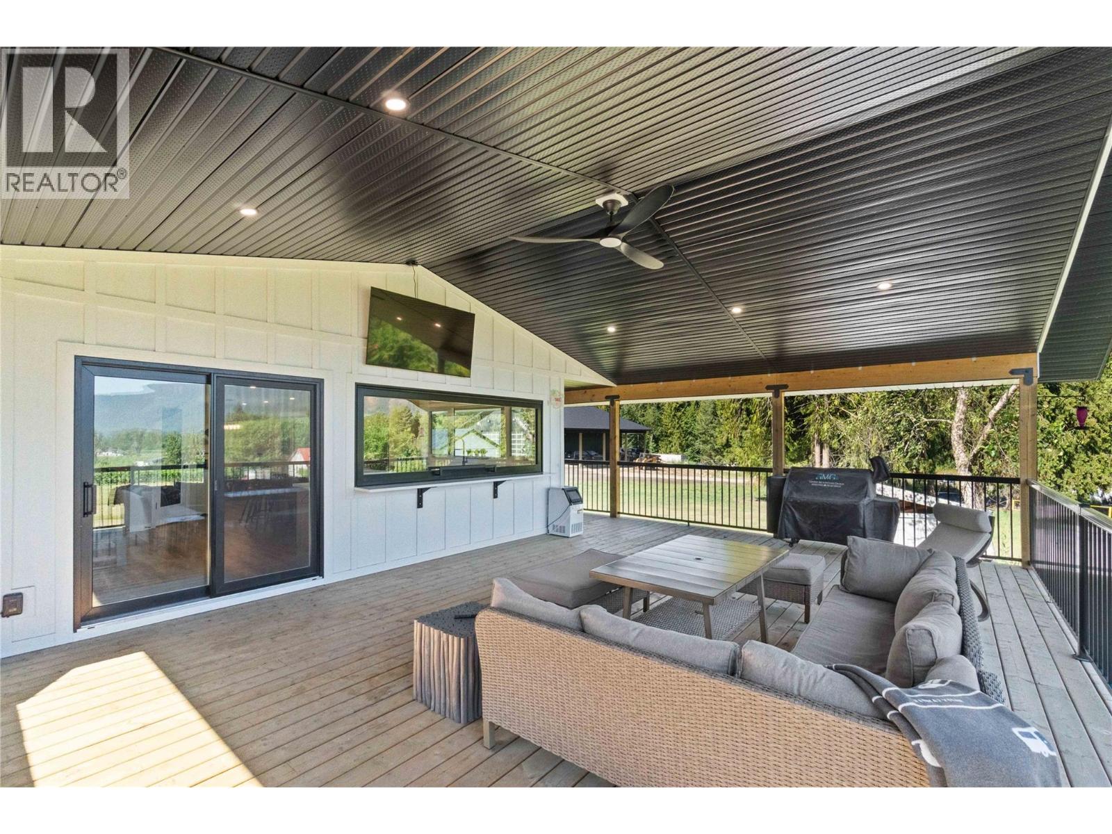 22 Parsons Road, Mara, British Columbia  V0E 2K0 - Photo 47 - 10385680