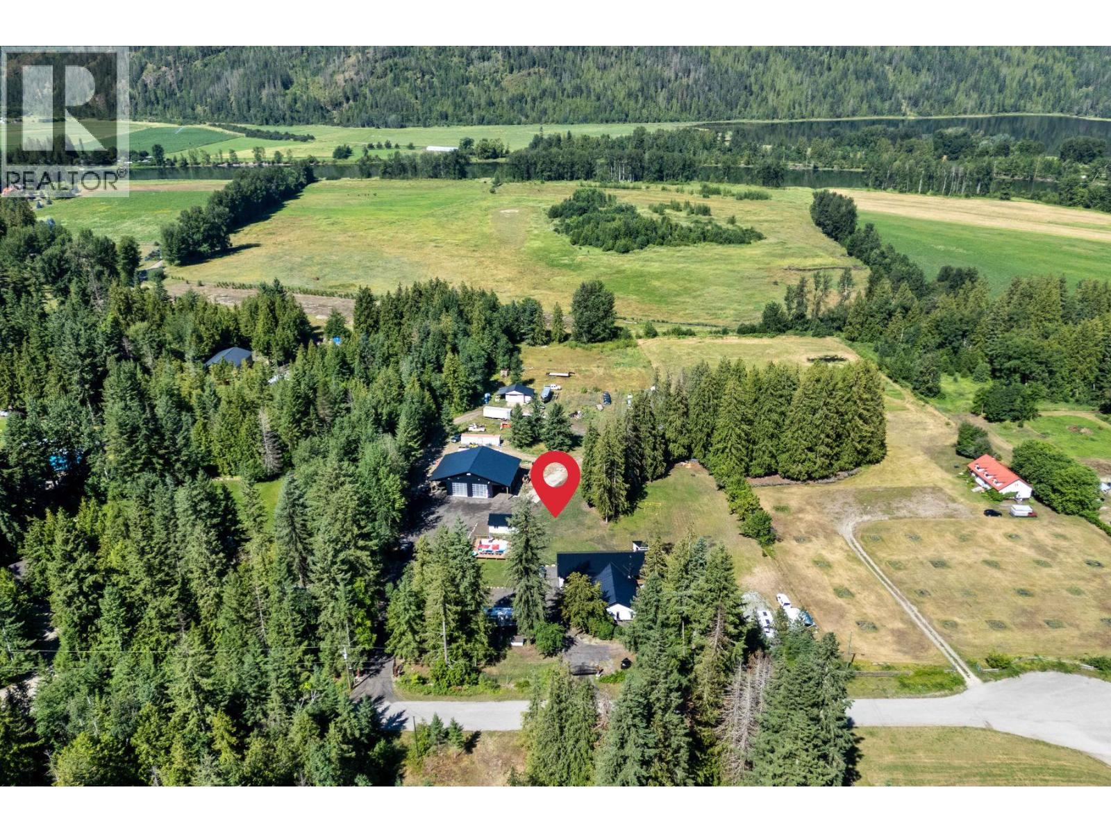 22 Parsons Road, Mara, British Columbia  V0E 2K0 - Photo 5 - 10385680