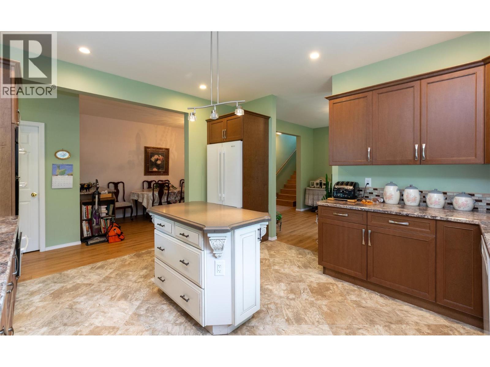 741 Enderby Mabel Lake Road, Enderby, British Columbia  V4Y 4K5 - Photo 8 - 10385544