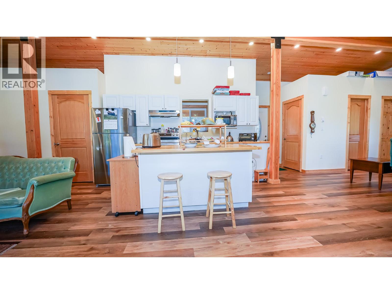 1771 Skimikin Road, Tappen, British Columbia  V0E 2X0 - Photo 5 - 10385824