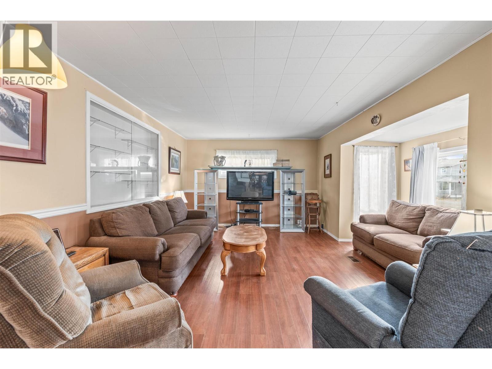 5714 Ponderosa Road, Falkland, British Columbia  V0E 1W0 - Photo 12 - 10385856