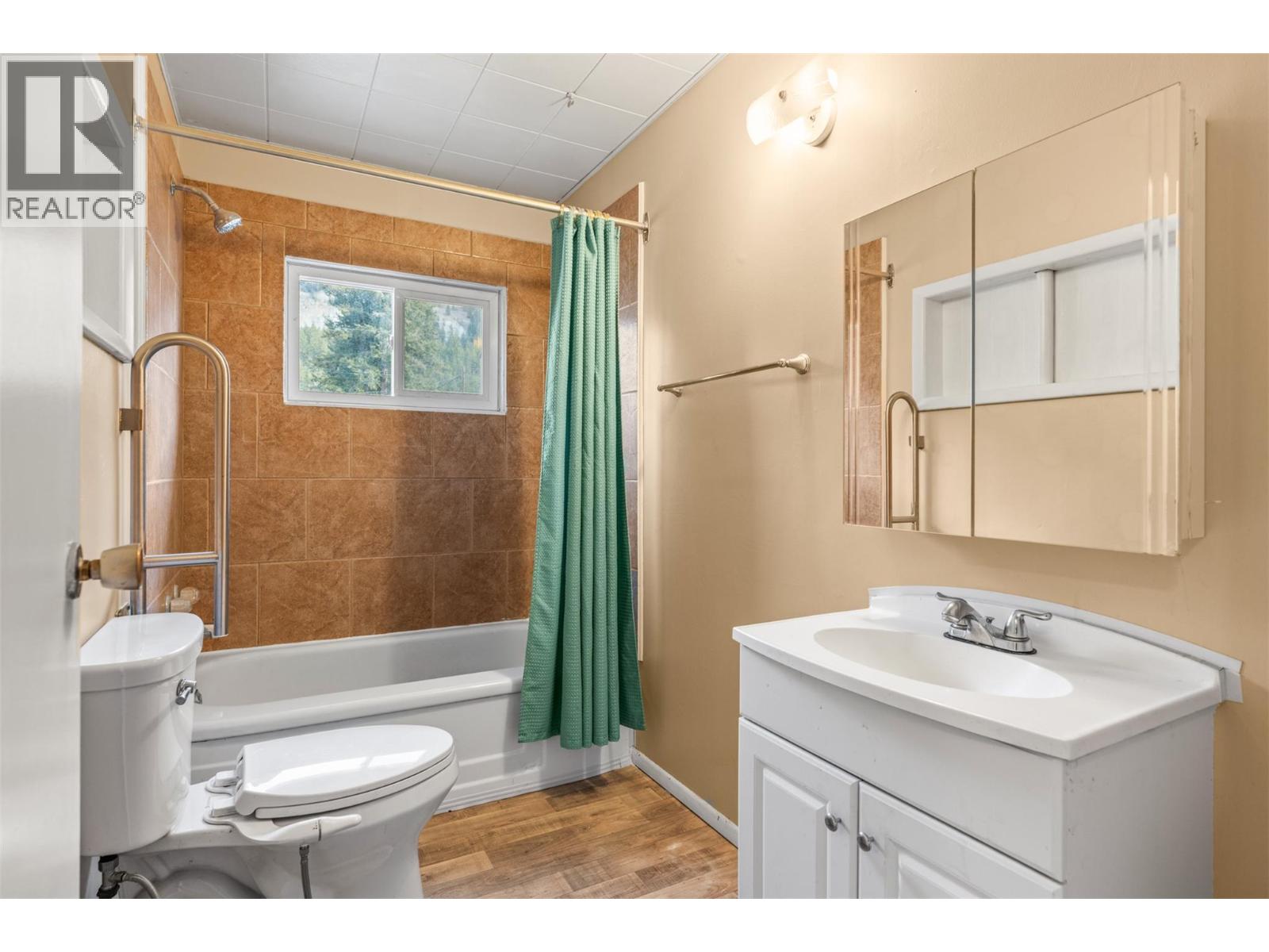5714 Ponderosa Road, Falkland, British Columbia  V0E 1W0 - Photo 17 - 10385856