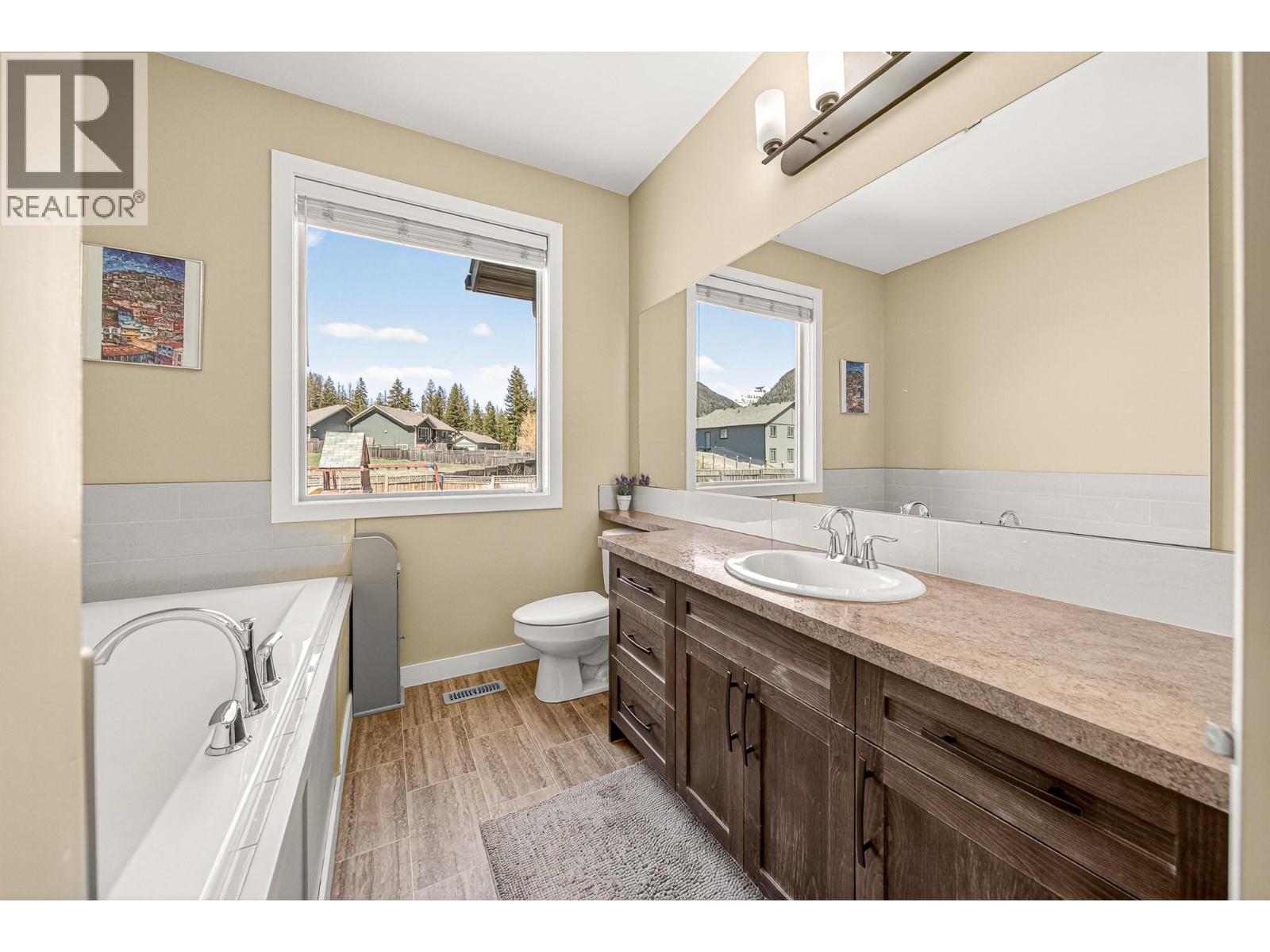 2309 Falcon Court, Sparwood, British Columbia  V0B 2G2 - Photo 17 - 10384416