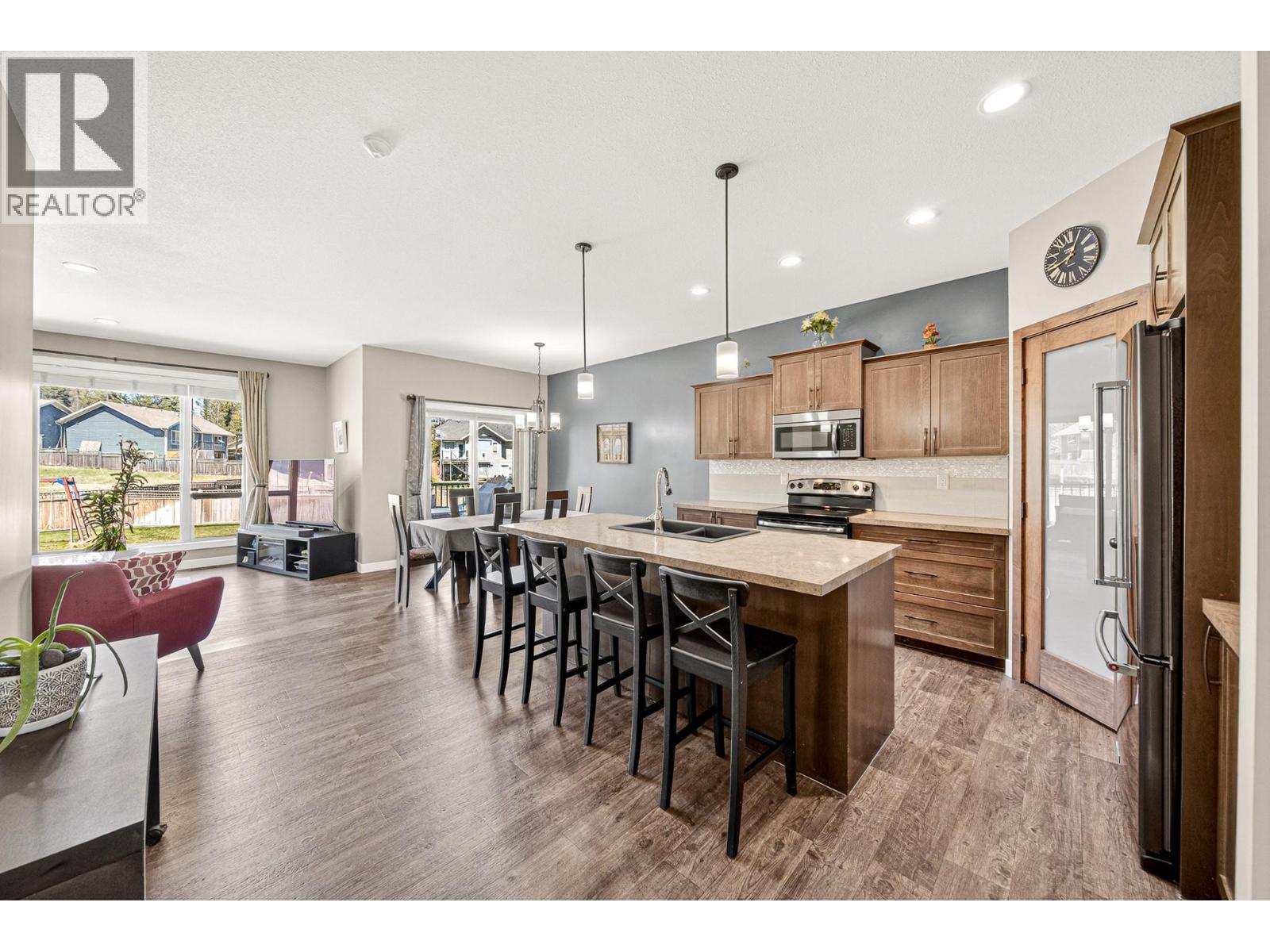 2309 Falcon Court, Sparwood, British Columbia  V0B 2G2 - Photo 2 - 10384416
