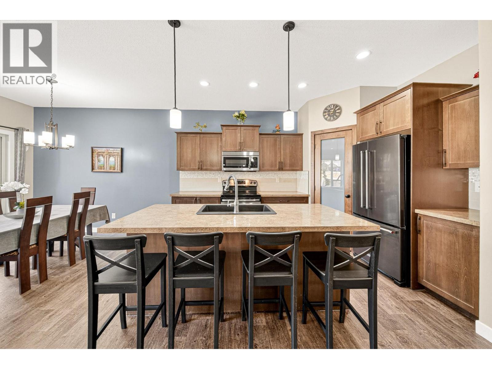 2309 Falcon Court, Sparwood, British Columbia  V0B 2G2 - Photo 3 - 10384416