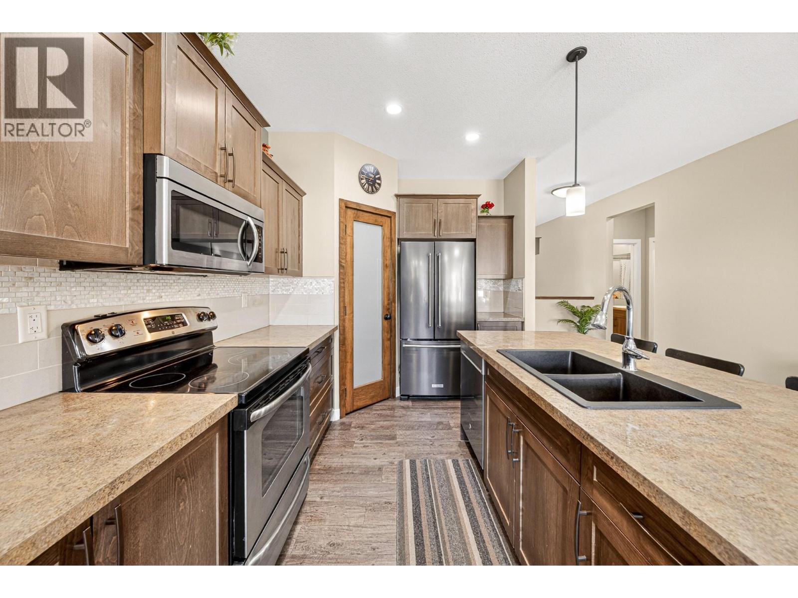 2309 Falcon Court, Sparwood, British Columbia  V0B 2G2 - Photo 5 - 10384416