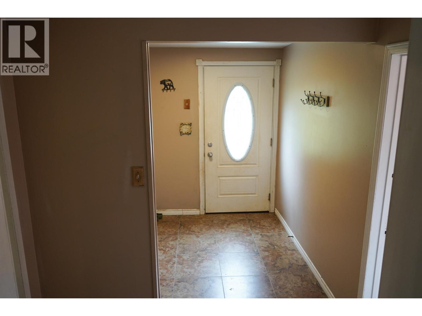 1741 Chasm Road, Clinton, British Columbia  V0K 1K0 - Photo 12 - 10385245