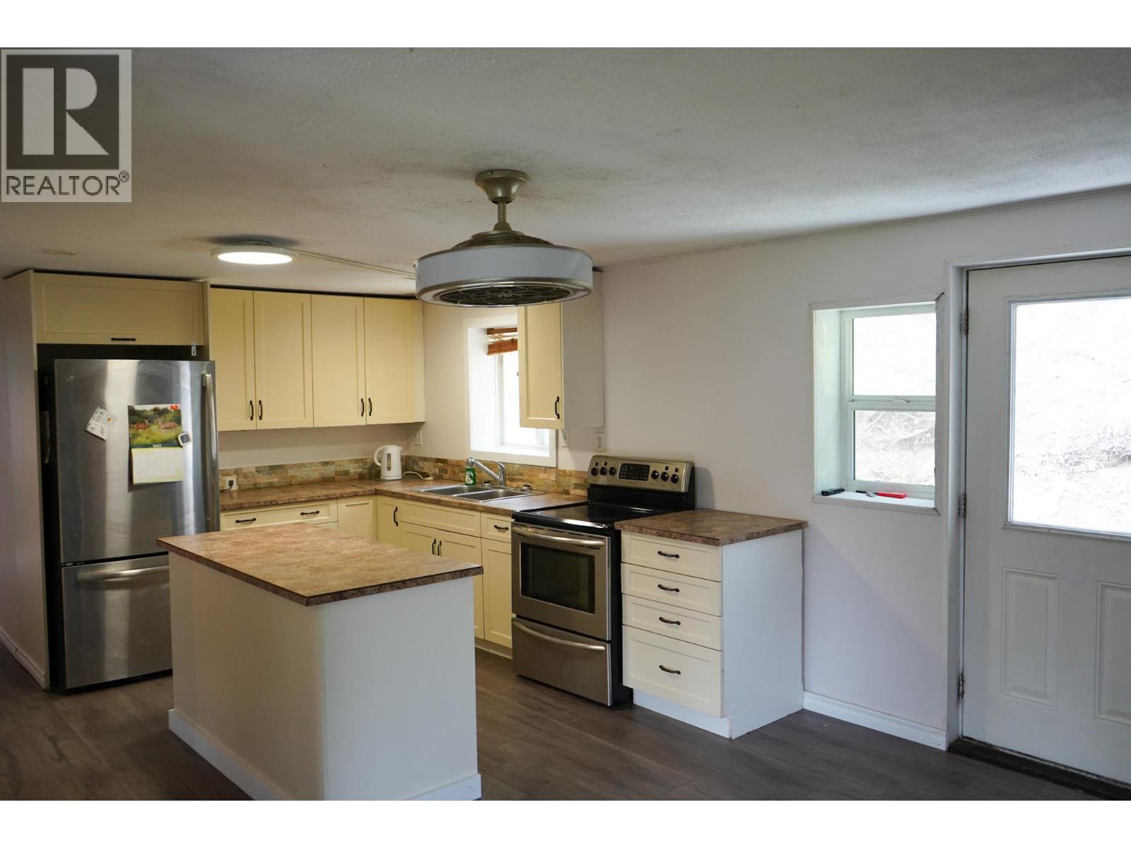 1741 Chasm Road, Clinton, British Columbia  V0K 1K0 - Photo 3 - 10385245