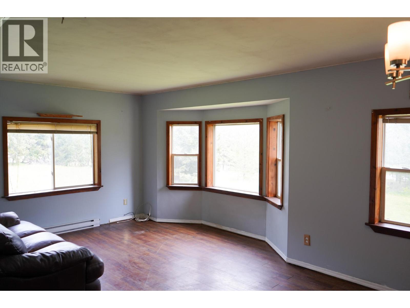 1741 Chasm Road, Clinton, British Columbia  V0K 1K0 - Photo 4 - 10385245