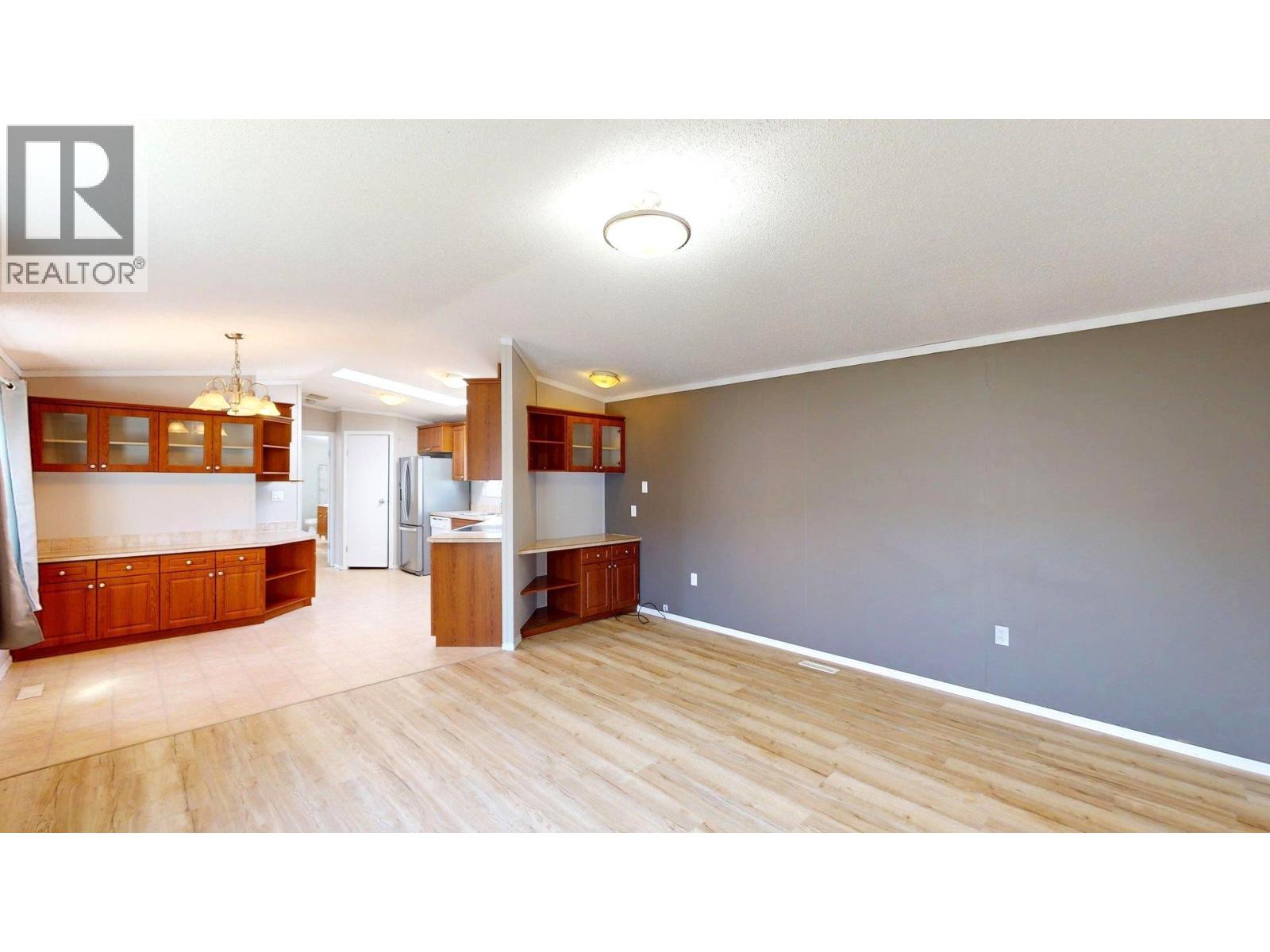 100 Aspen Drive Unit# 121, Sparwood, British Columbia  V0B 2G0 - Photo 2 - 10385883