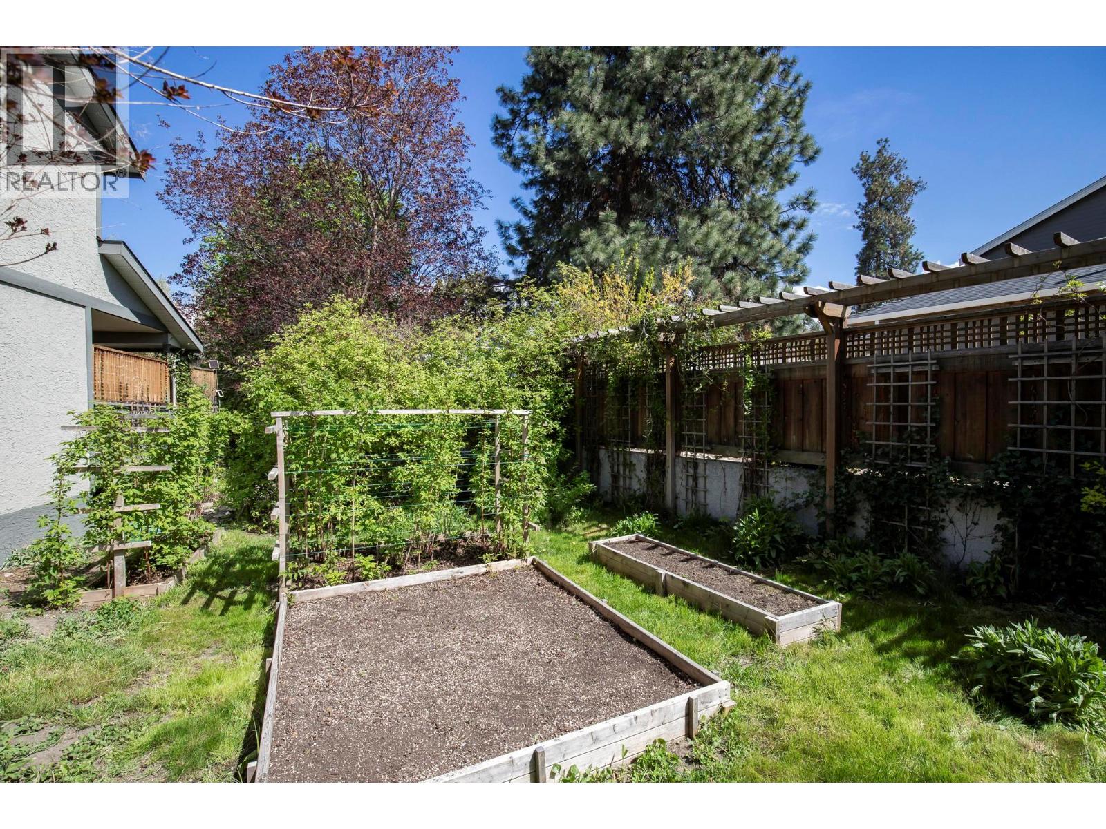 4621 Parkridge Drive, Kelowna, British Columbia  V1W 3A9 - Photo 41 - 10385833