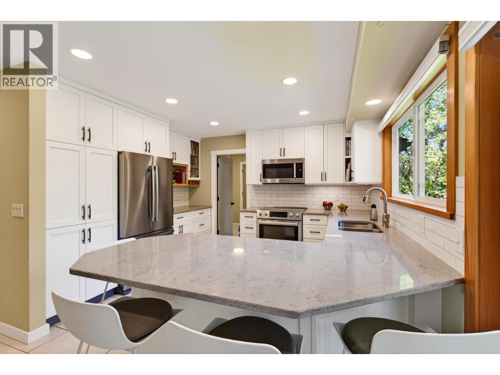 4621 Parkridge Drive, Kelowna, British Columbia  V1W 3A9 - Photo 6 - 10385833