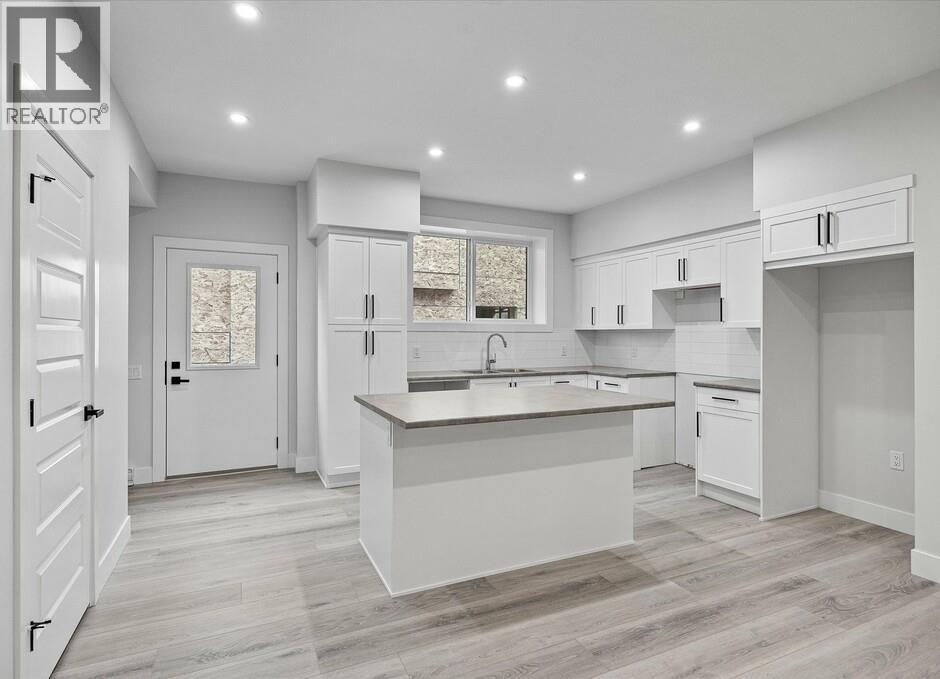 1221 Lone Pine Drive, Kelowna, British Columbia  V1P 0A5 - Photo 19 - 10385910