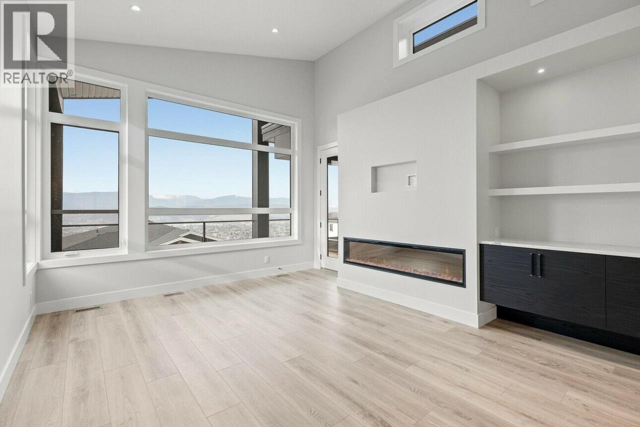 1221 Lone Pine Drive, Kelowna, British Columbia  V1P 0A5 - Photo 2 - 10385910