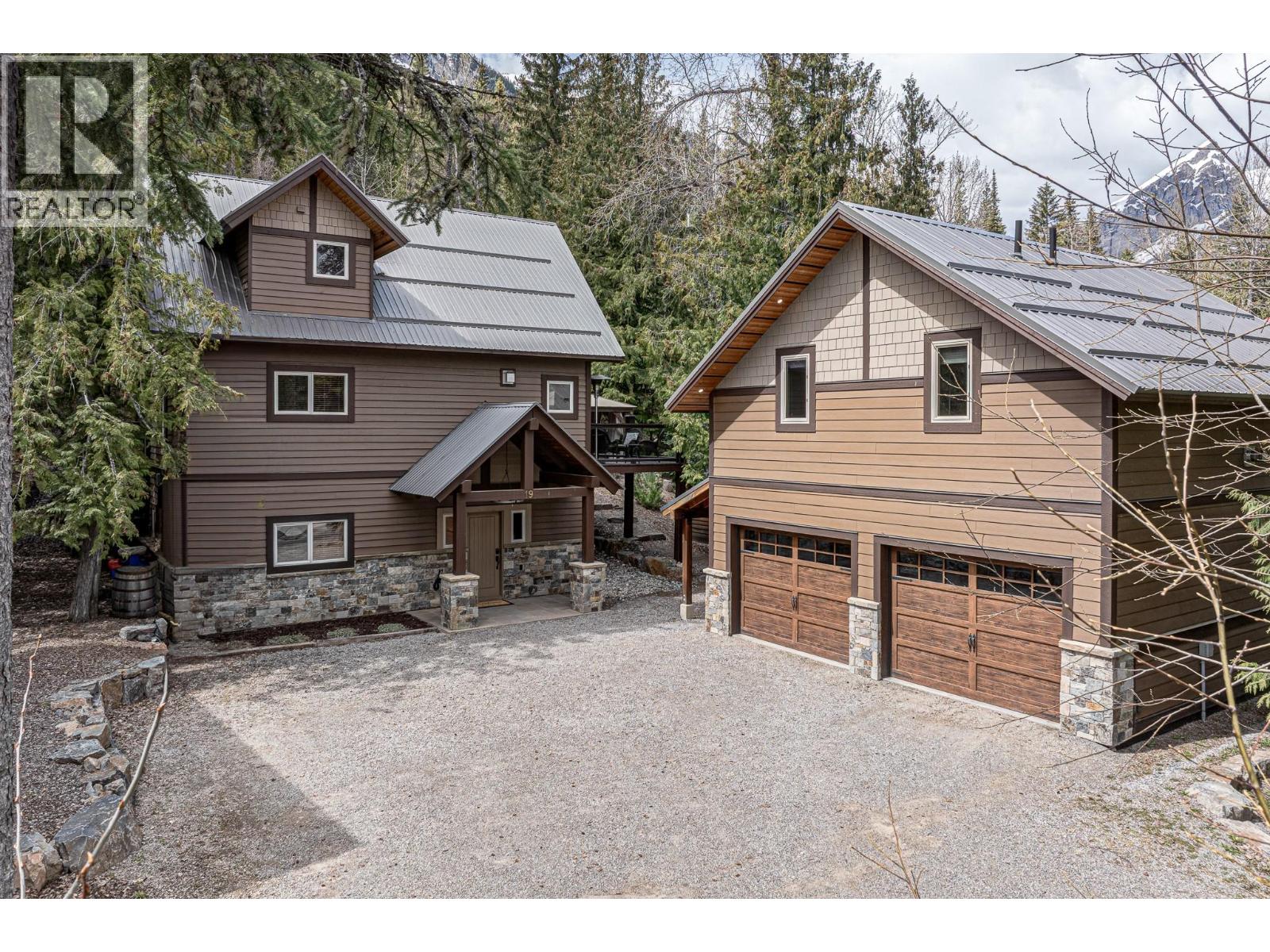 19 Alpine Trail Crescent, fernie, British Columbia
