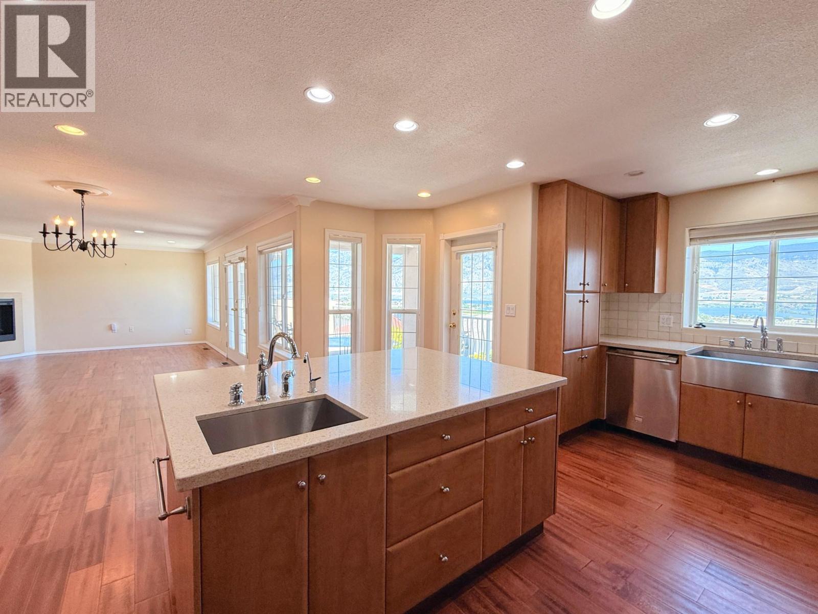 4016 Pebble Beach Drive, Osoyoos, British Columbia  V0H 1V4 - Photo 8 - 10383172